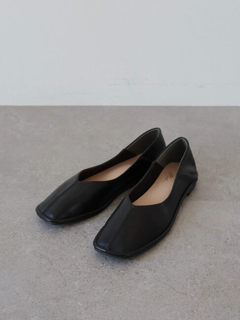  「【WEB限定】ふっくらクッションアウトステッチフラットシューズ」|パンプス|