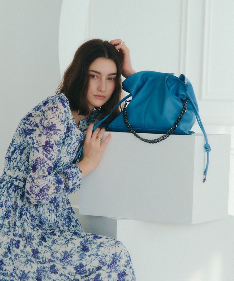 YECCA VECCA「2wayチェーンギャザーバッグ」|ショルダー・メッセンジャー|Blue