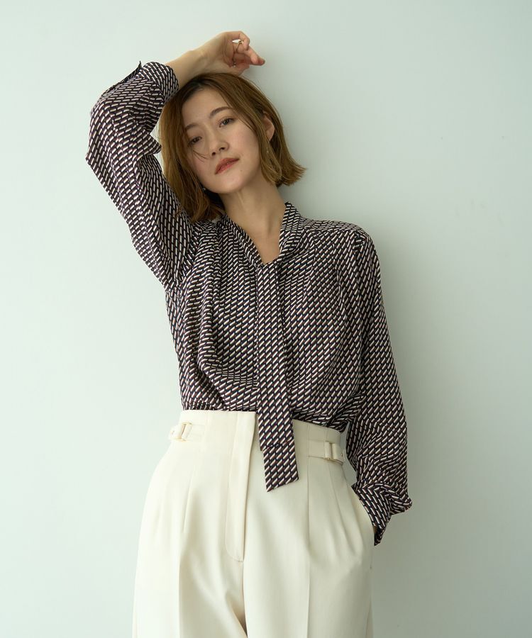 YECCA VECCA「ジオメ柄ボウタイブラウス」|シャツ・ブラウス|