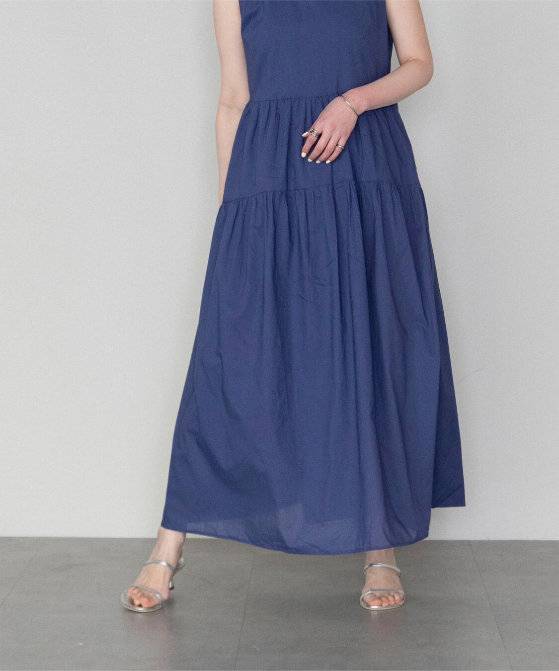 ur's「コットンクルーネックティアードワンピース」|ワンピース|