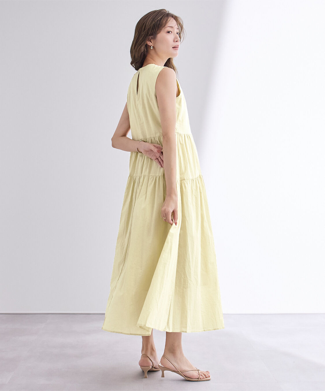 ur's「コットンクルーネックティアードワンピース」|ワンピース|