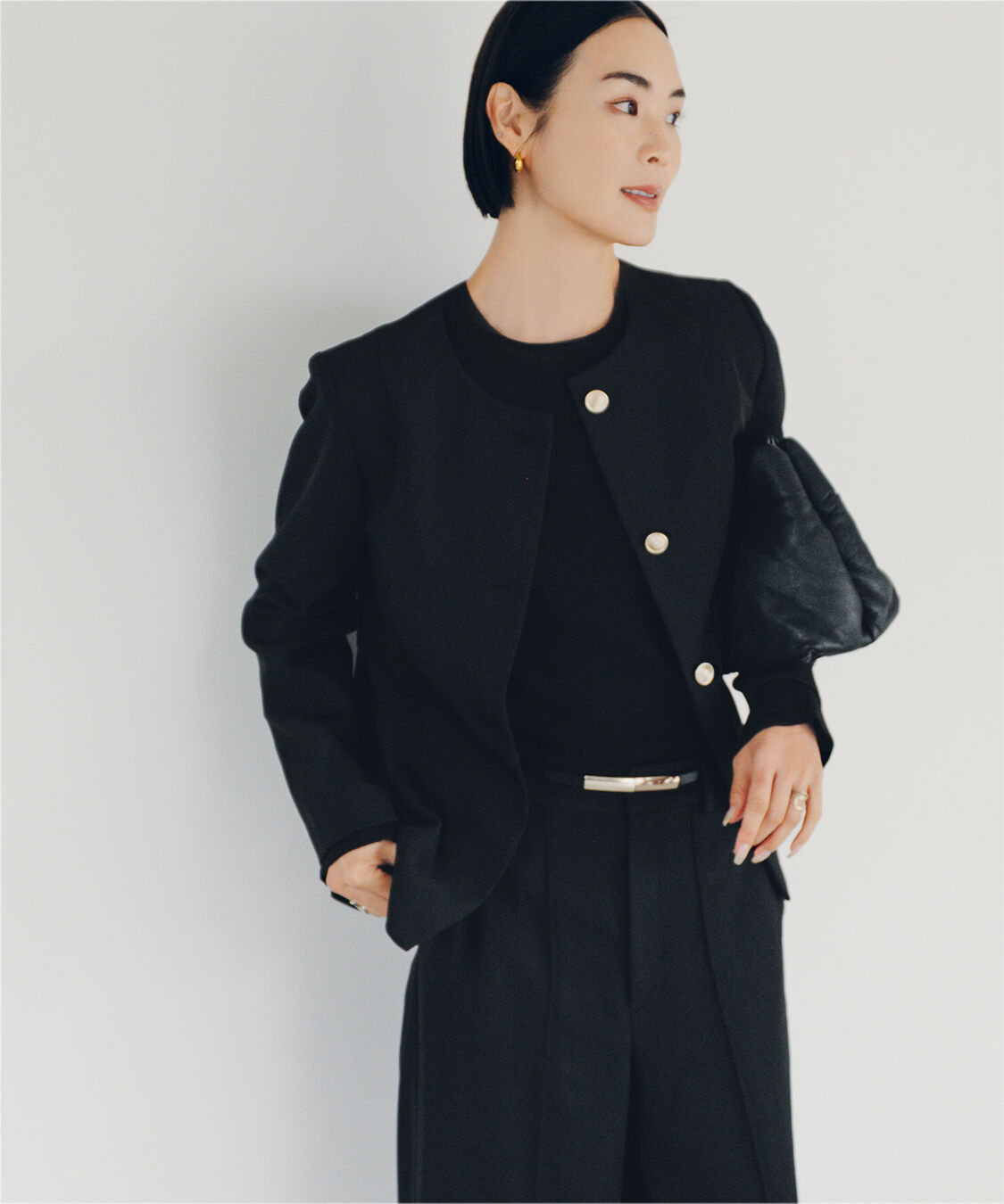 ur's「【小林有里さんコラボアイテム】美シルエットゴールド釦ペプラムジャケット」|ノーカラージャケット|