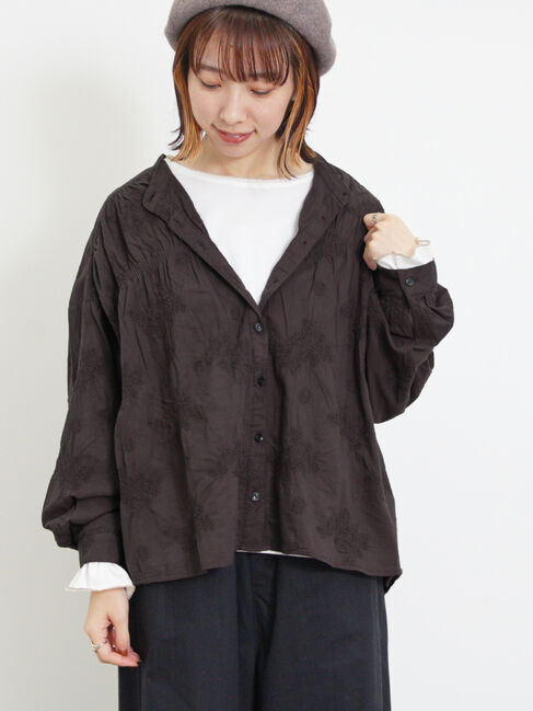 Samansa Mos2「ハンドステッチ風総刺繍ブラウス」|シャツ・ブラウス|