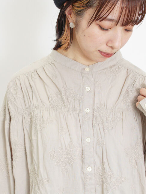Samansa Mos2「ハンドステッチ風総刺繍ブラウス」|シャツ・ブラウス|