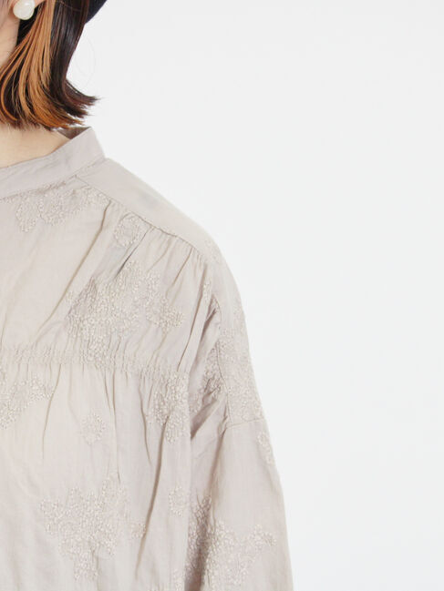 Samansa Mos2「ハンドステッチ風総刺繍ブラウス」|シャツ・ブラウス|