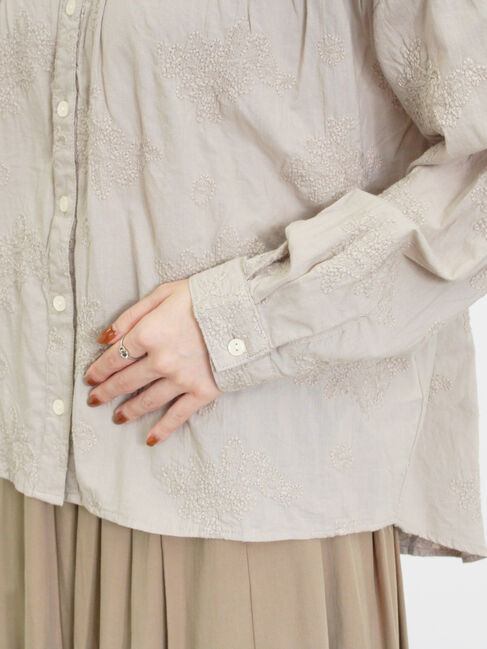 Samansa Mos2「ハンドステッチ風総刺繍ブラウス」|シャツ・ブラウス|