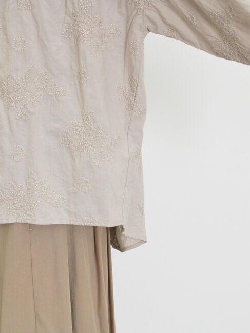 Samansa Mos2「ハンドステッチ風総刺繍ブラウス」|シャツ・ブラウス|