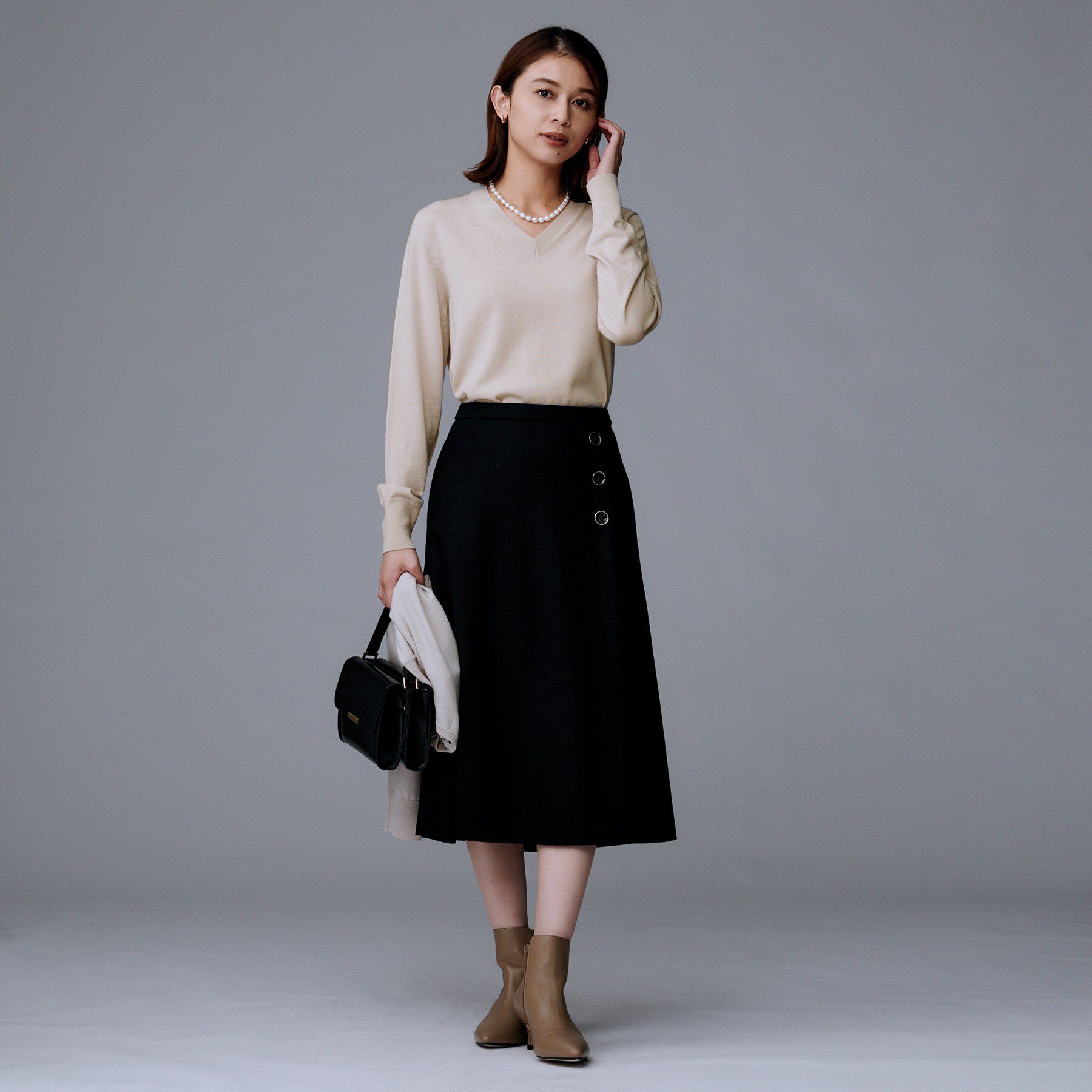 UNTITLED「【洗える/ウール100%】Vネックウールニット」|ニット・セーター|