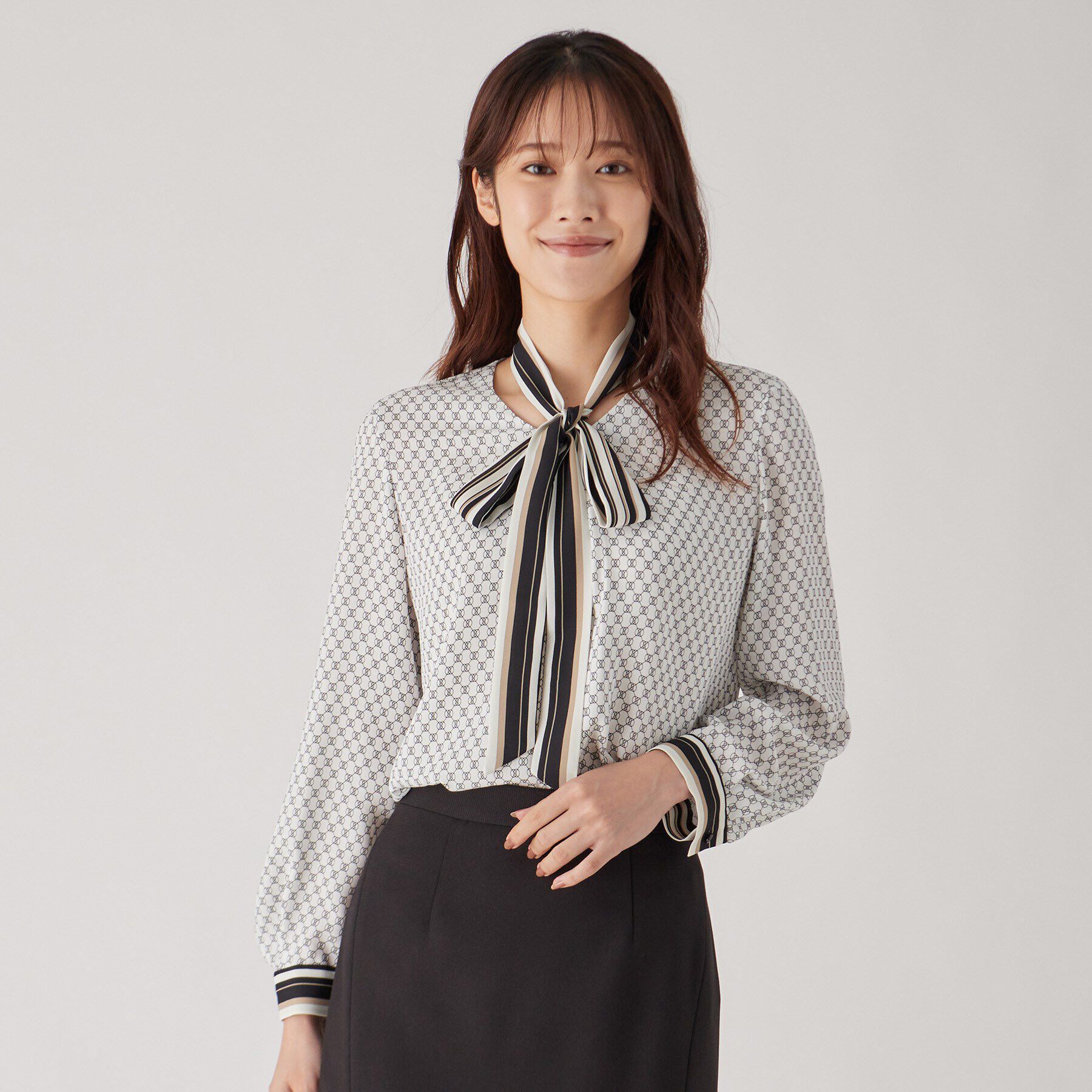 COUP DE CHANCE「【洗える／日本製／ボウタイ取外し可／一枚着／ジャケットイン／セットアップ可】一枚で様になる！ジオメ柄」|シャツ・ブラウス|