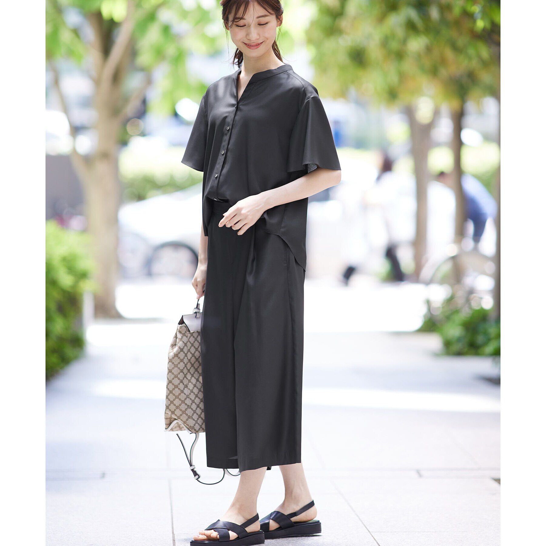 Reflect「【SALE／接触冷感／マシンウォッシュ可／セットアップ可能】リラクシーフレアスリーブブラウス」|シャツ・ブラウス|