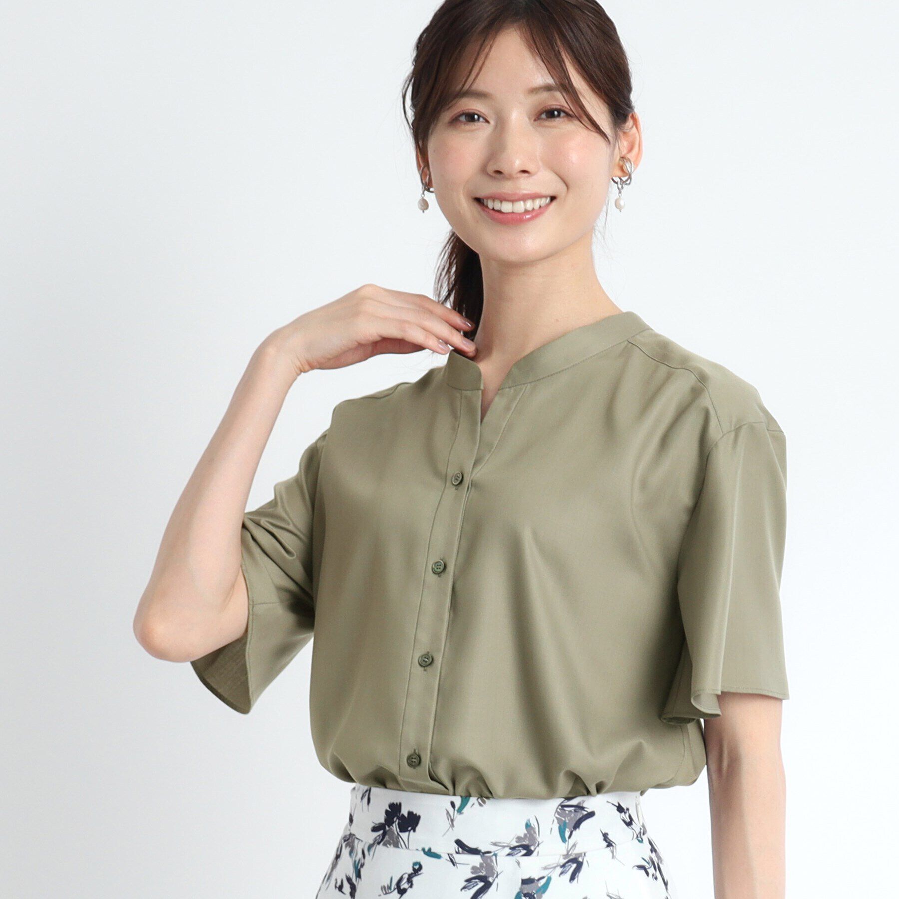 Reflect「【SALE／接触冷感／マシンウォッシュ可／セットアップ可能】リラクシーフレアスリーブブラウス」|シャツ・ブラウス|