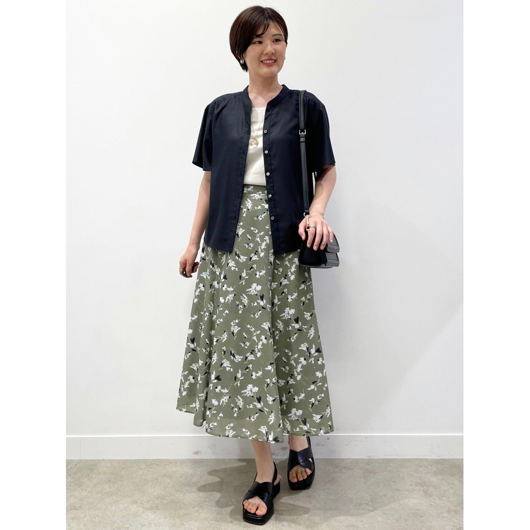 Reflect「【SALE／接触冷感／マシンウォッシュ可／セットアップ可能】リラクシーフレアスリーブブラウス」|シャツ・ブラウス|