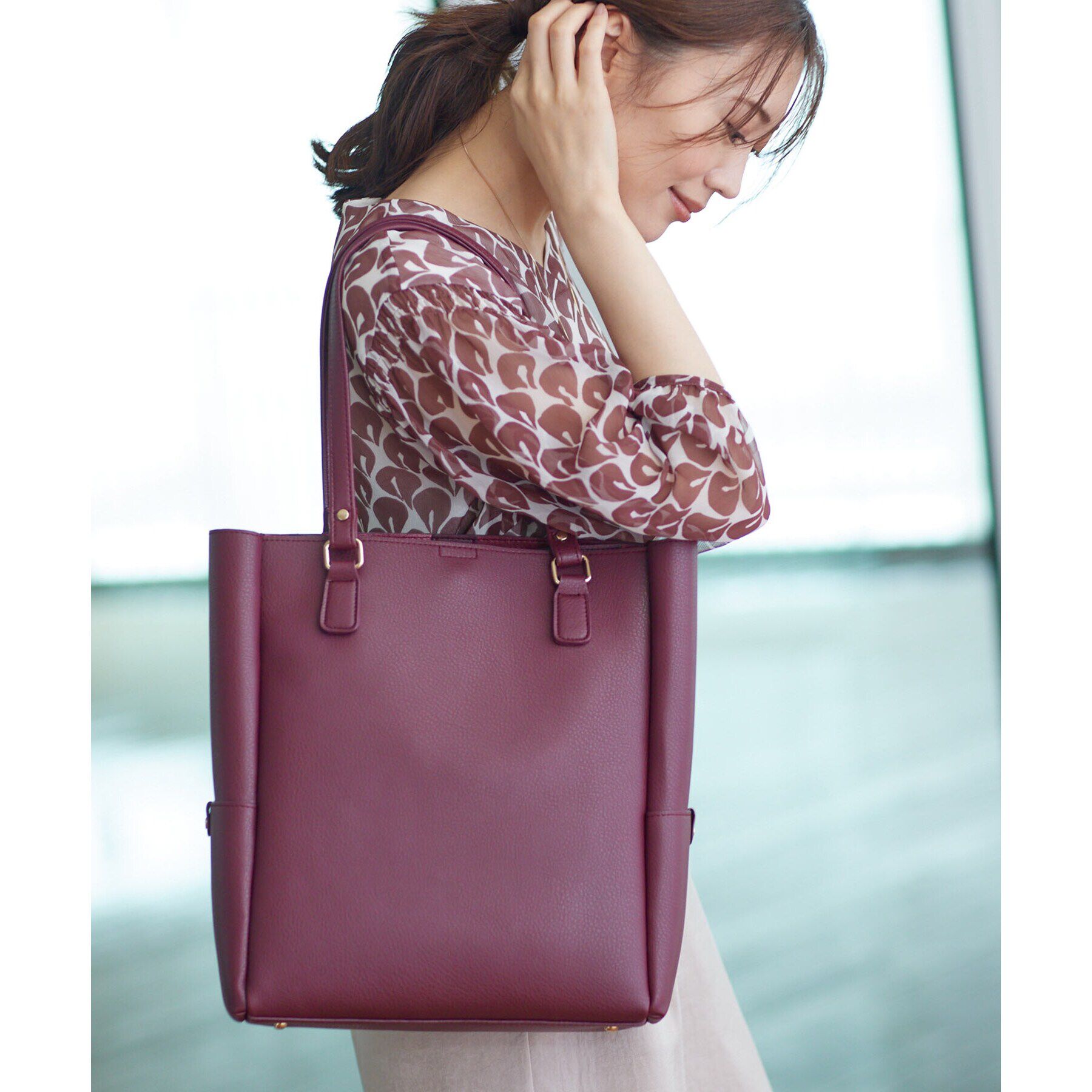 Reflect「【コートの上からでも肩掛けしやすい！パソコン収納可／WEB限定カラーあり】&rsquo;24秋冬 毎日バッグ」|トートバッグ|