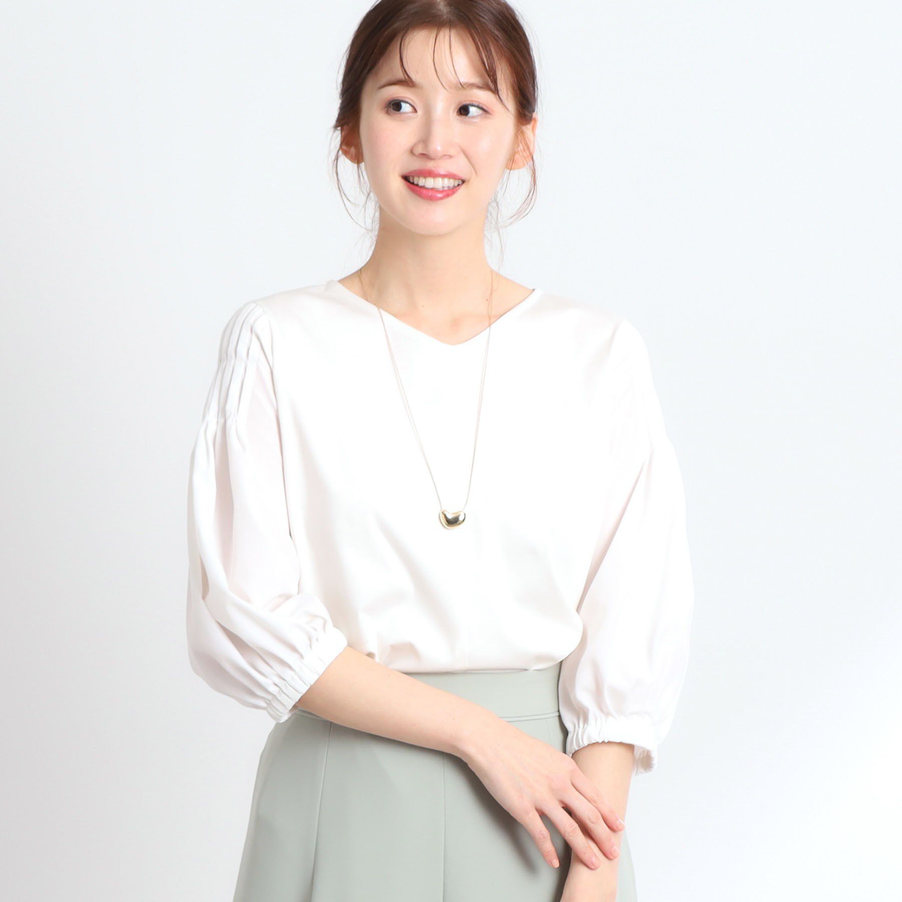 Reflect「【スカートにもパンツにも合わせやすい】キレイめTブラウス」|シャツ・ブラウス|アイボリー(004)