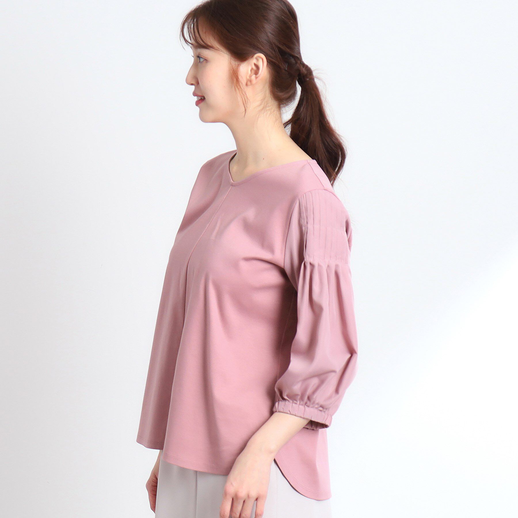 Reflect「【スカートにもパンツにも合わせやすい】キレイめTブラウス」|シャツ・ブラウス|