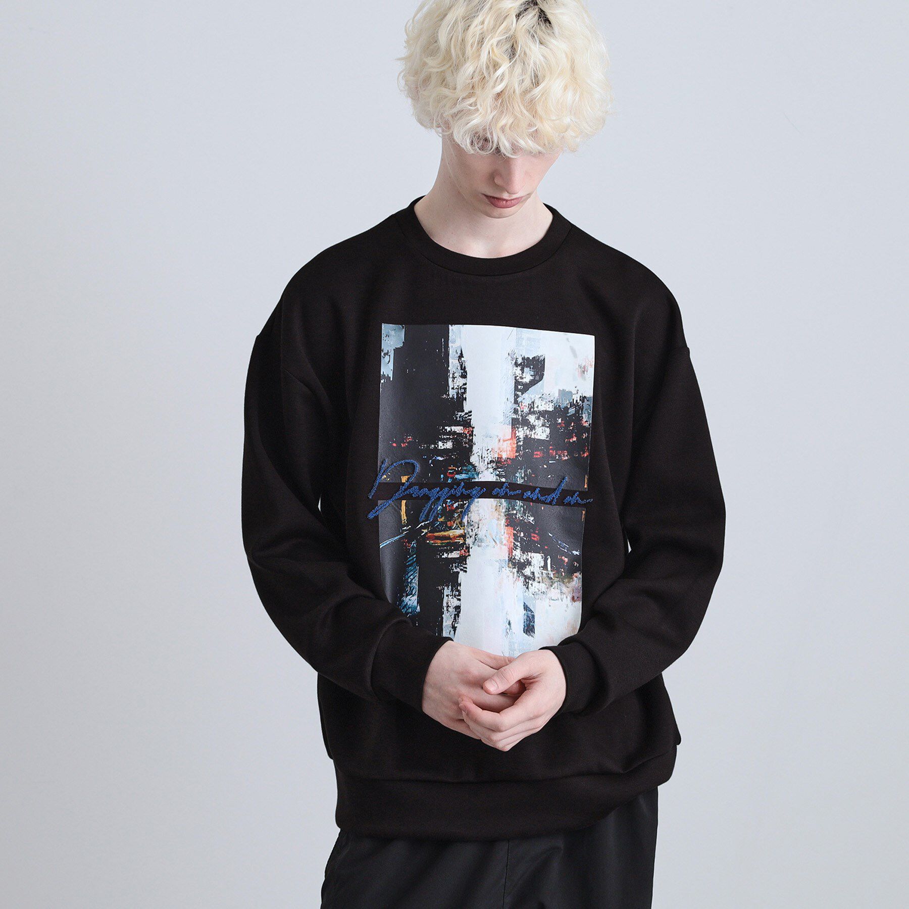 tk.TAKEO KIKUCHI「アーバングラフィックブラシ刺繍長袖Tシャツ」|Tシャツ・カットソー|ブラック(019)