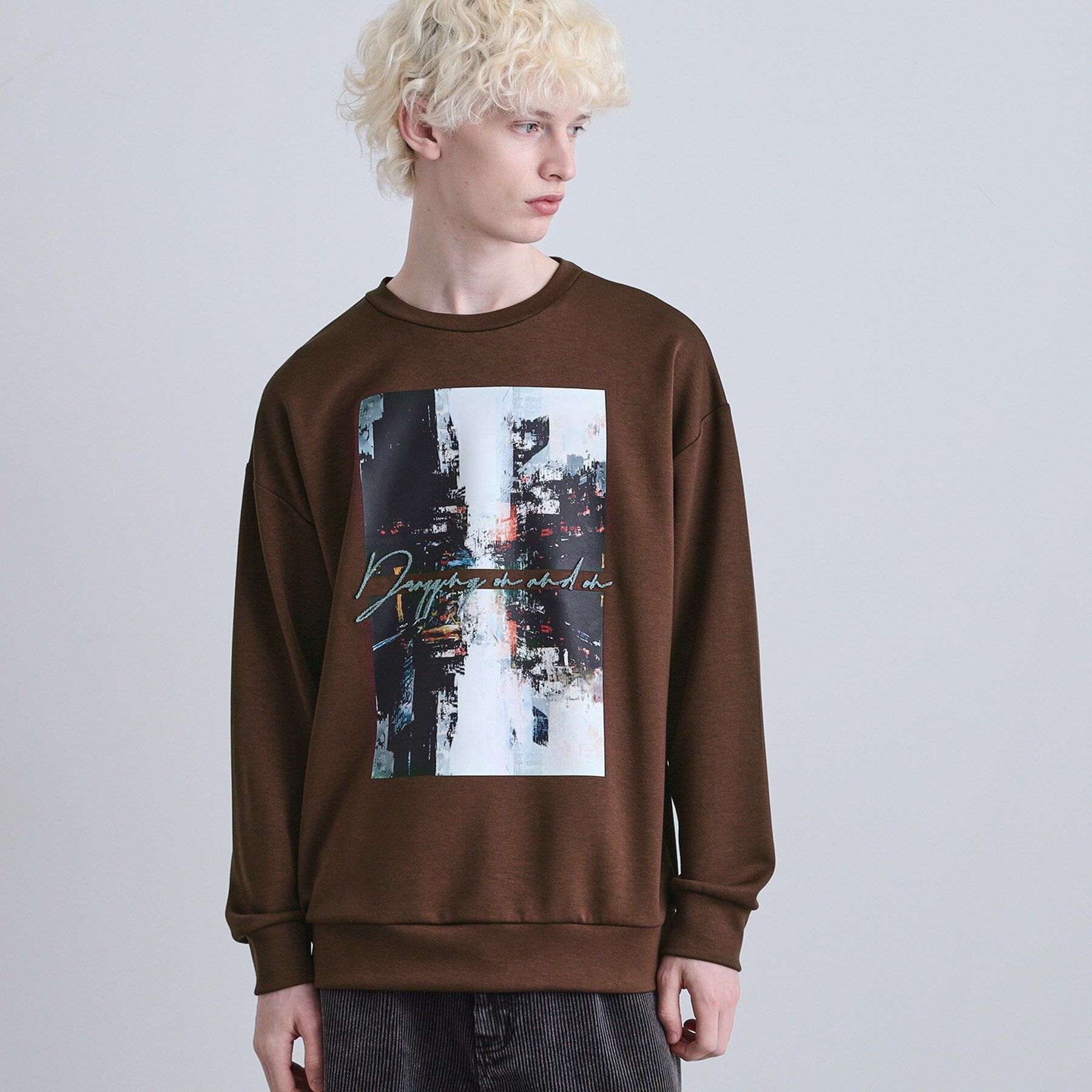 tk.TAKEO KIKUCHI「アーバングラフィックブラシ刺繍長袖Tシャツ」|Tシャツ・カットソー|ブラウン(043)