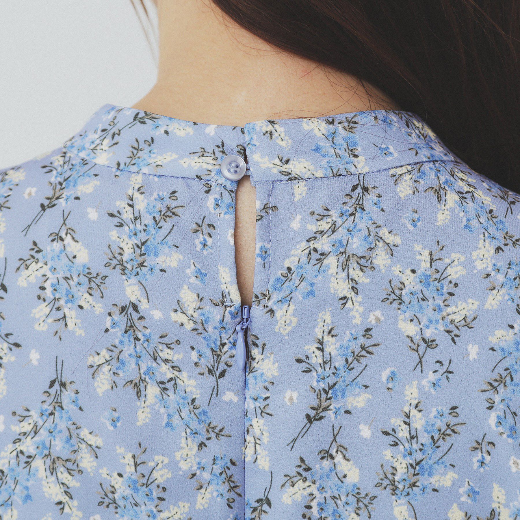 index「スタンドネック小花柄ワンピース【洗濯機洗い可/イージーアイロン】」|ワンピース|