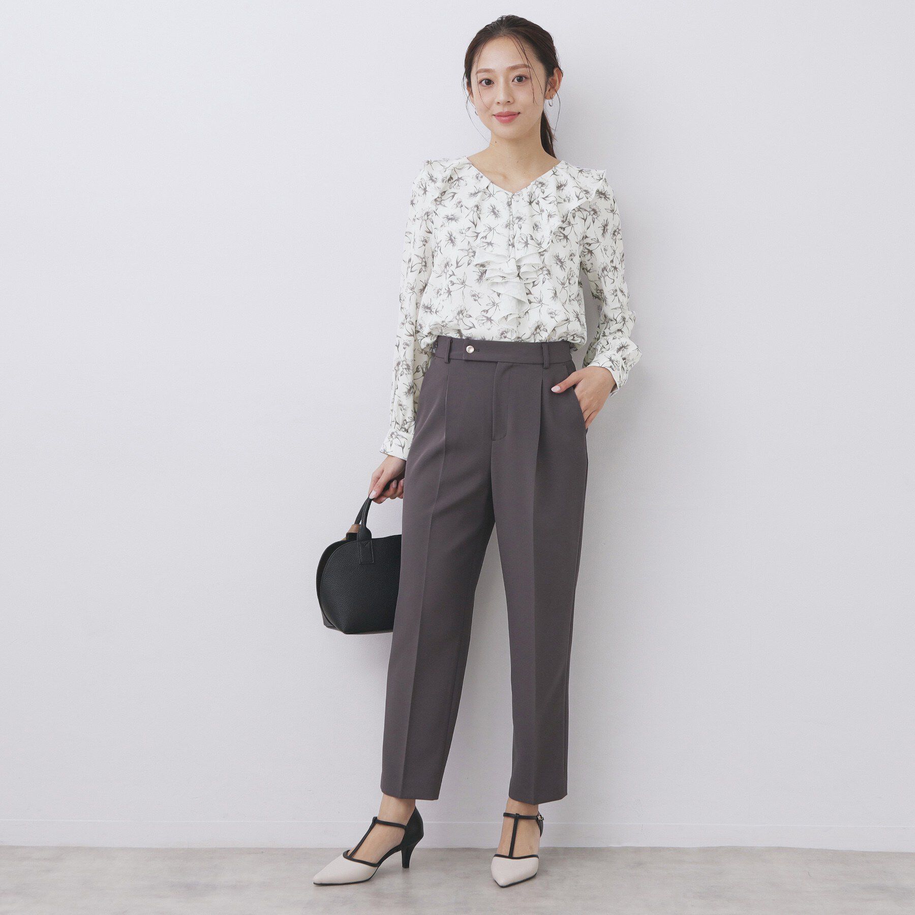 index「ラッフルフリルフラワーアソート【洗濯機OK／イージーアイロン】」|シャツ・ブラウス|