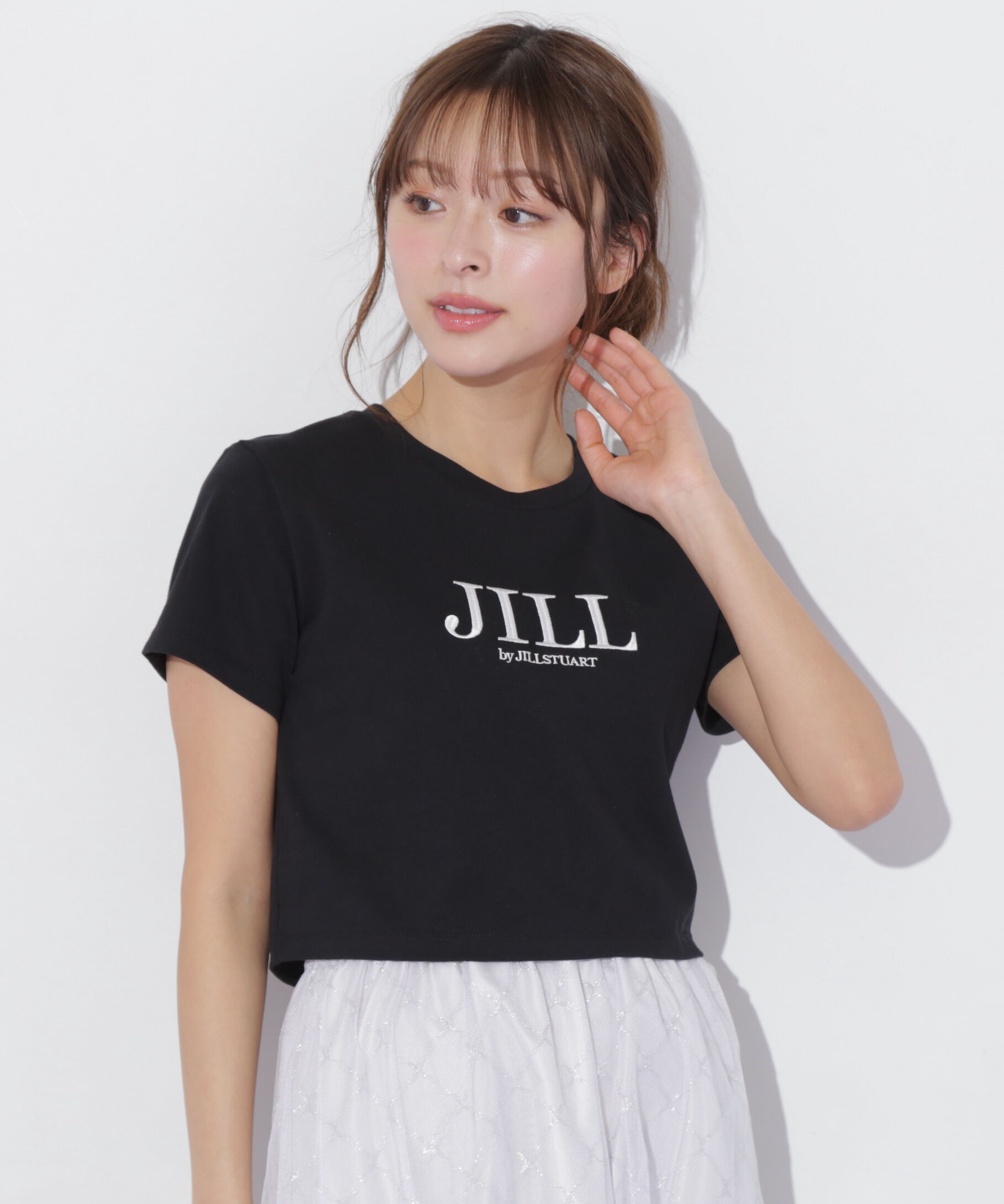  「ショート丈刺繍ロゴTシャツオーガニックコットン」|Tシャツ・カットソー|