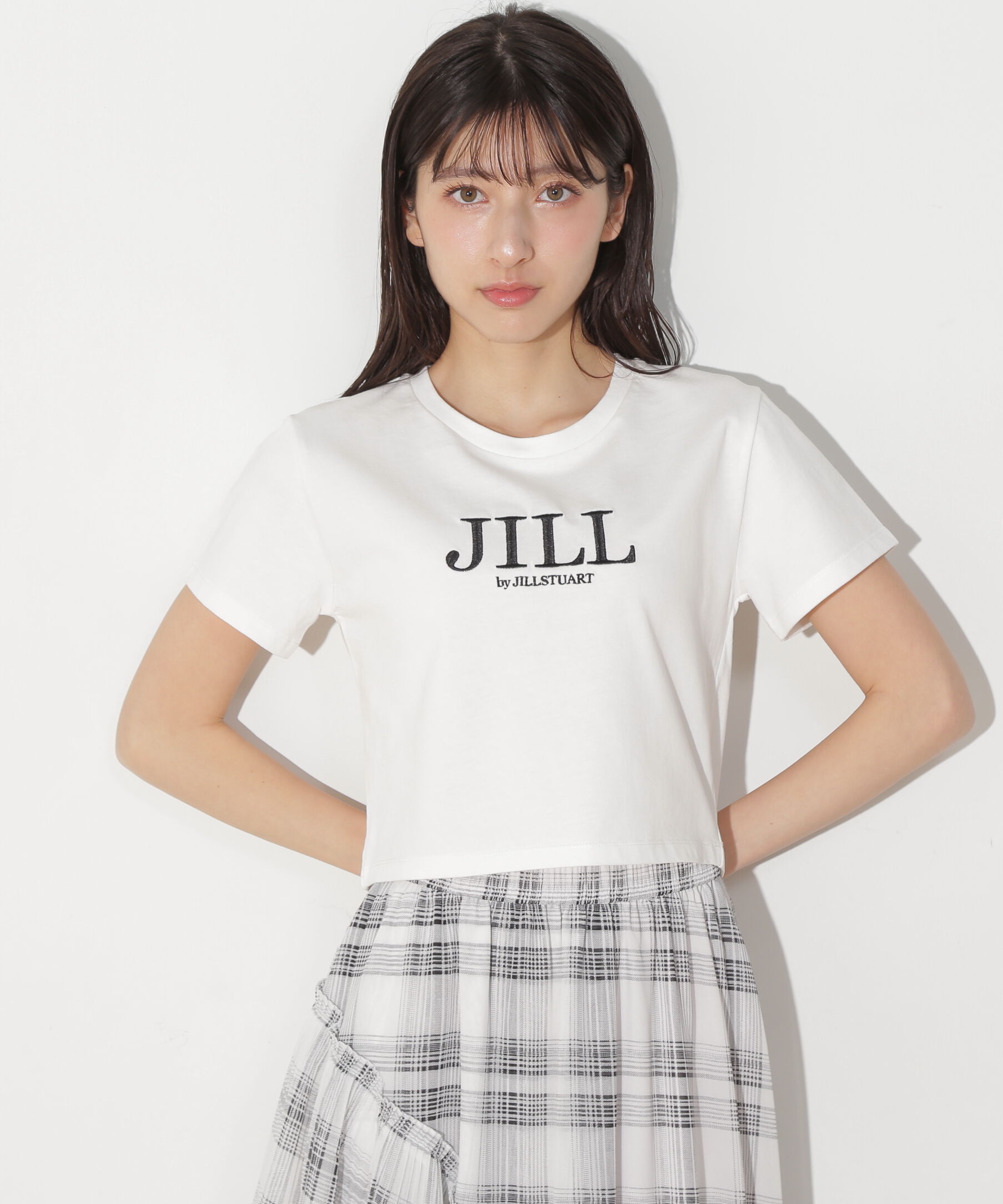  「ショート丈刺繍ロゴTシャツオーガニックコットン」|Tシャツ・カットソー|