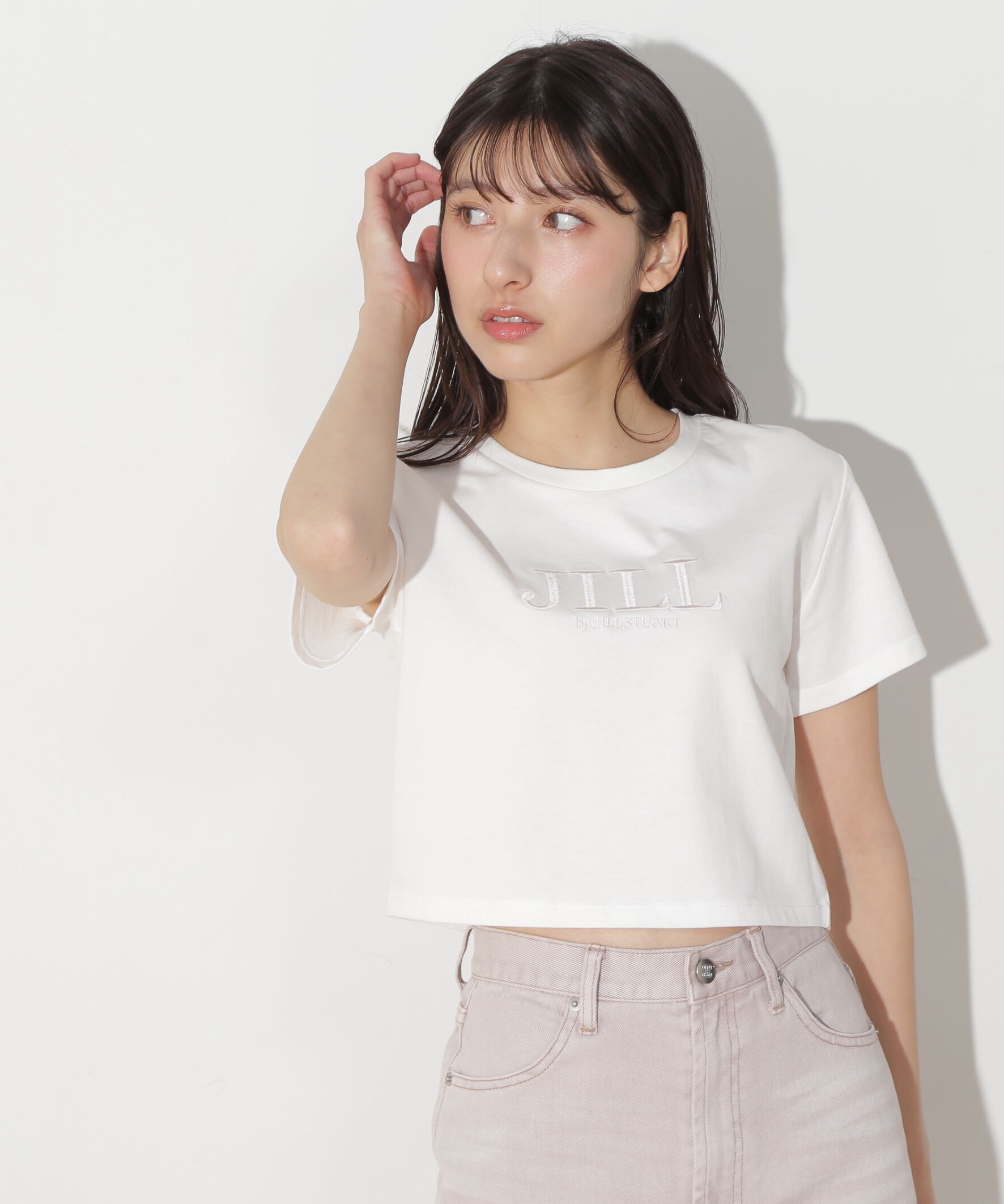  「ショート丈刺繍ロゴTシャツオーガニックコットン」|Tシャツ・カットソー|