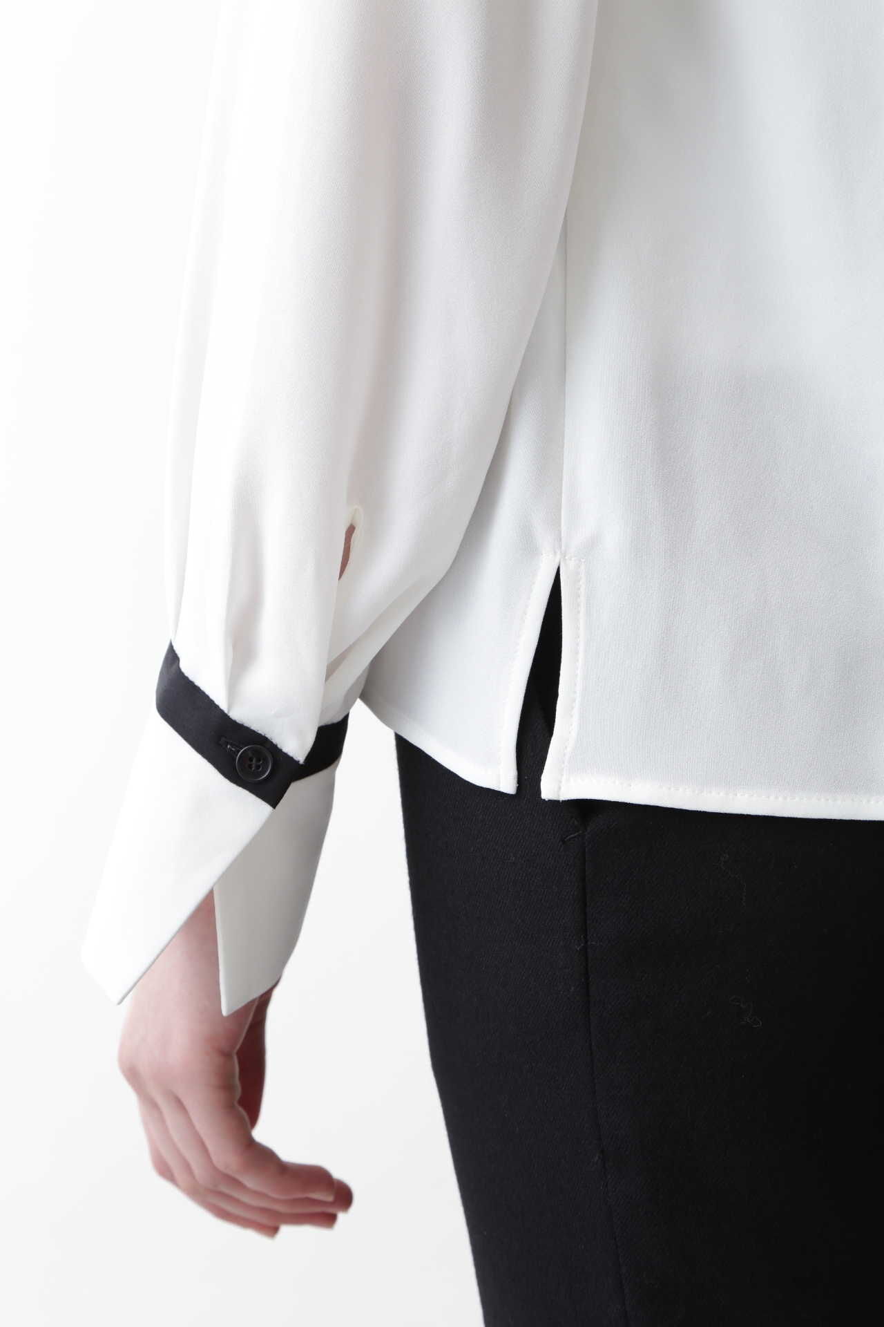  「[ウォッシャブル]バイカラーボウタイブラウス」|シャツ・ブラウス|