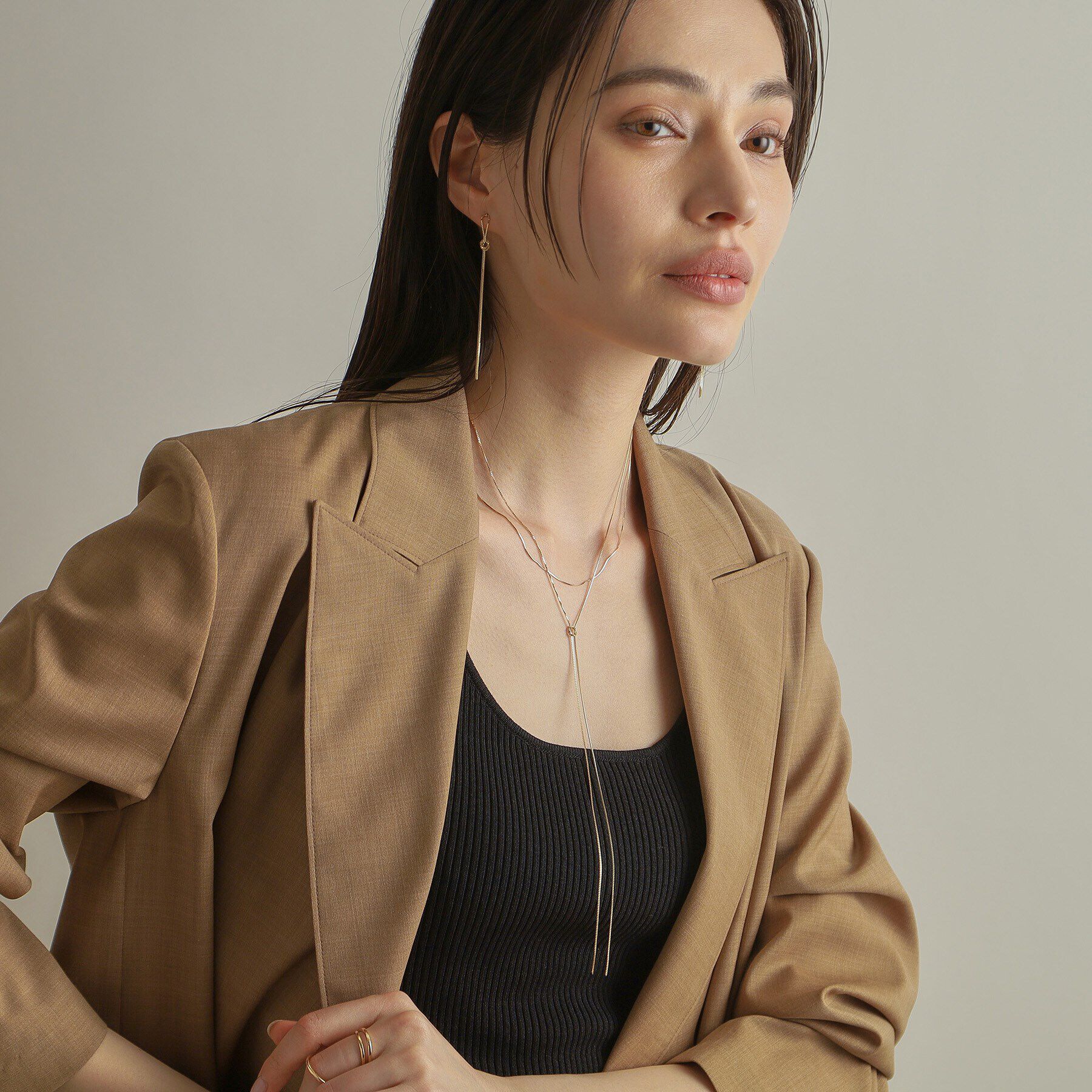 COCOSHNIK「K10ベネチアンノットフリンジ スタッドピアス大」|ピアス|