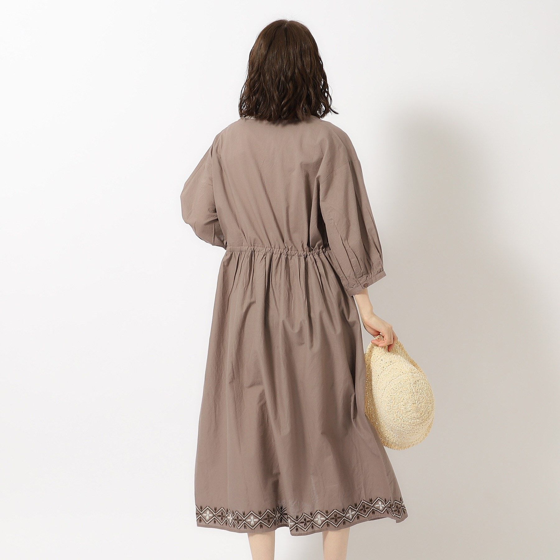 SHOO･LA･RUE「【洗える/インド綿100％】さらりと着こなす 裾刺繍ワンピース」|ワンピース|
