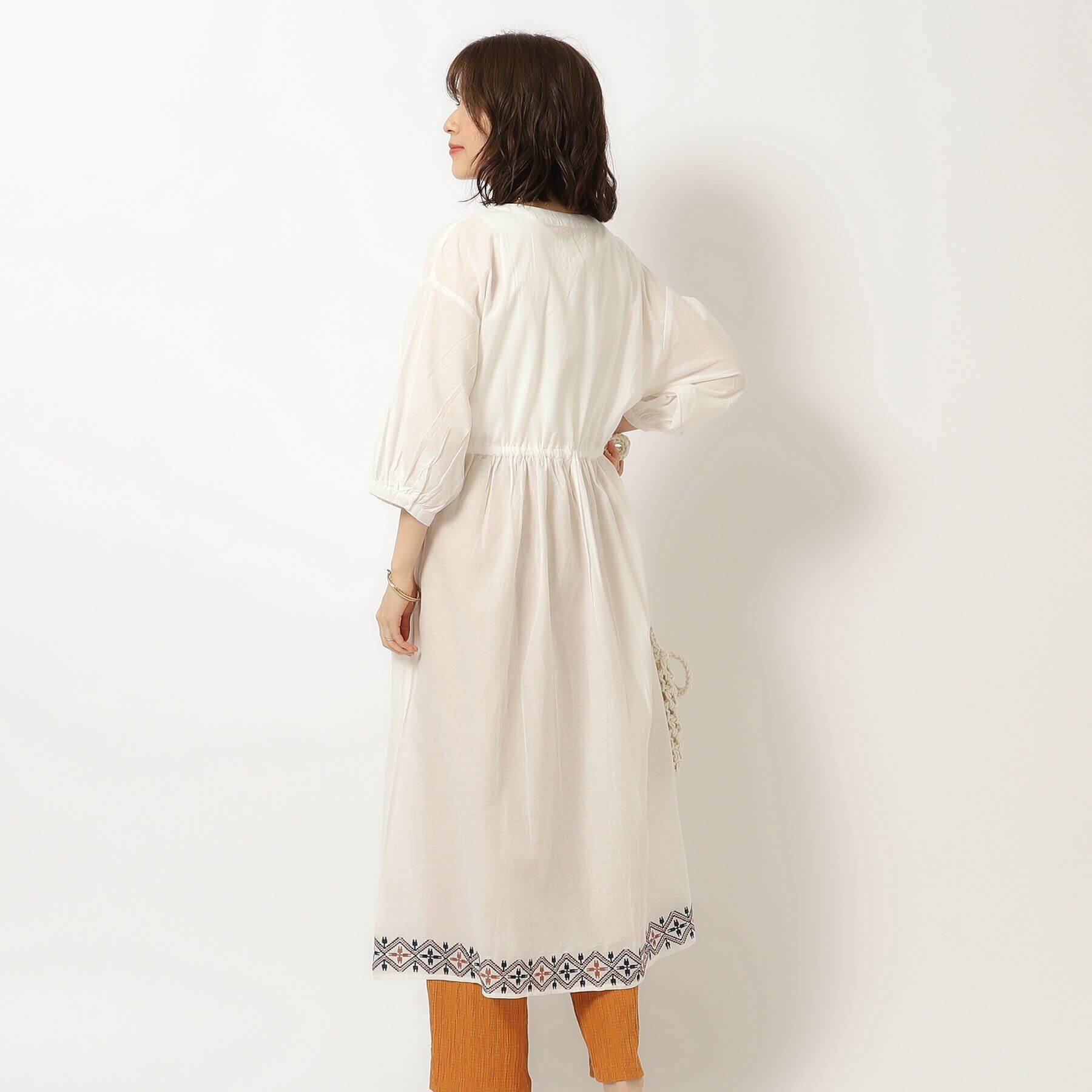SHOO･LA･RUE「【洗える/インド綿100％】さらりと着こなす 裾刺繍ワンピース」|ワンピース|