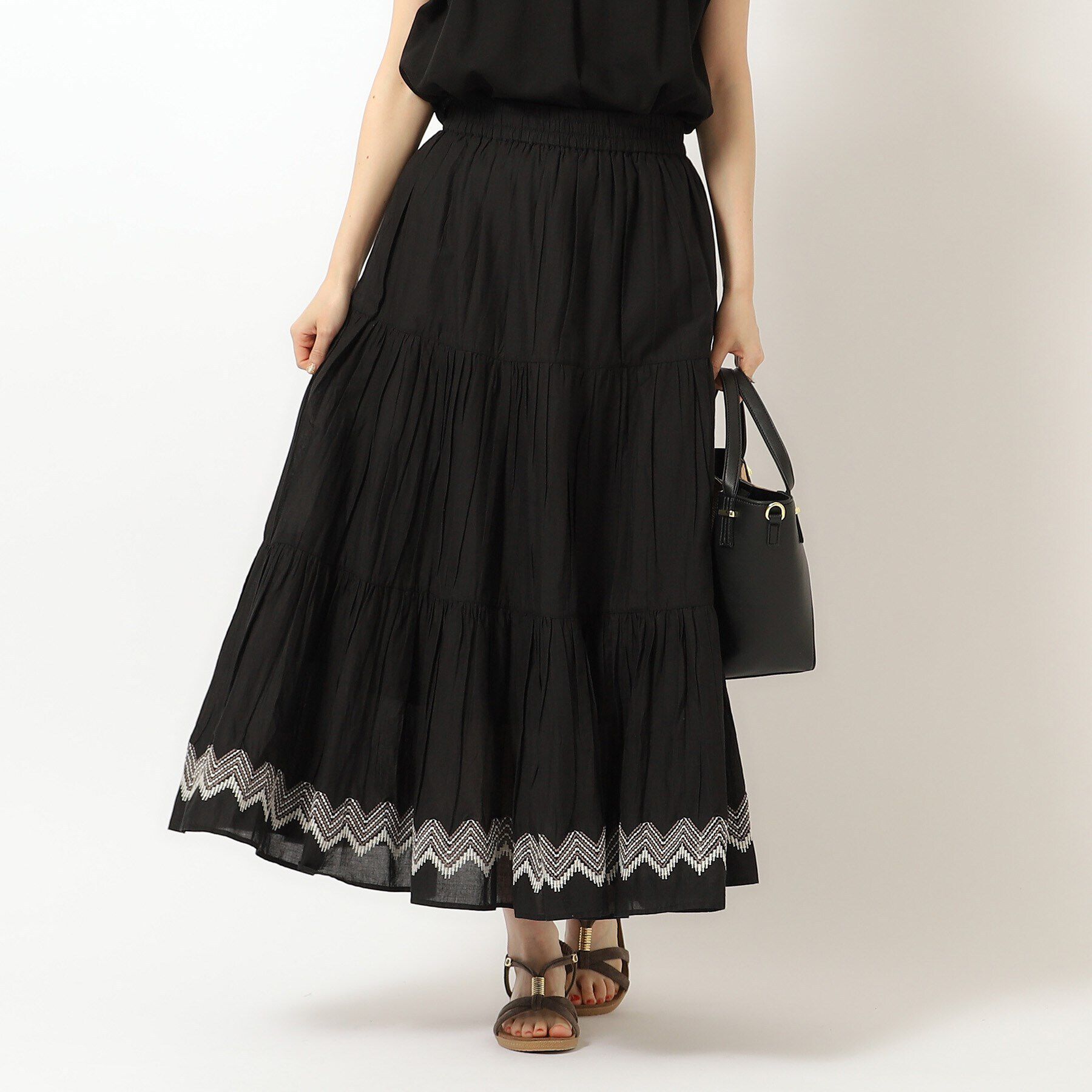 SHOO･LA･RUE「【洗える/インド綿100％】ふわっと揺れる ティアード刺繍スカート」|スカート|