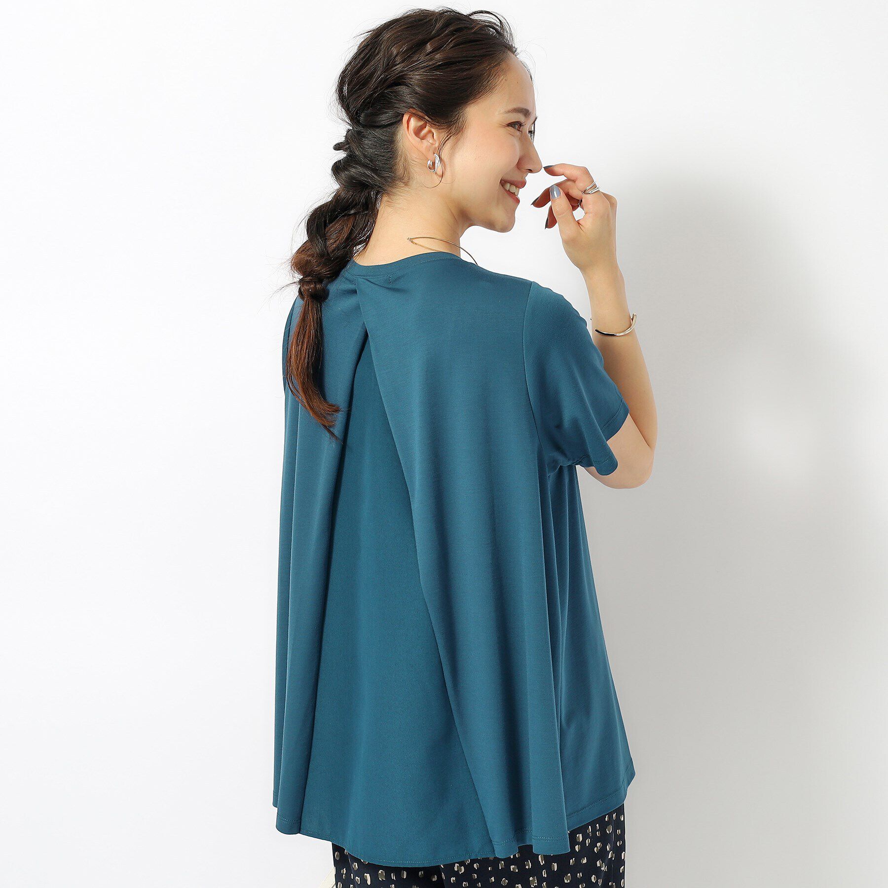 SHOO･LA･RUE「【UV】後ろ姿で魅せる とろみバックデザイントップス」|Tシャツ・カットソー|ブルーグリーン(09