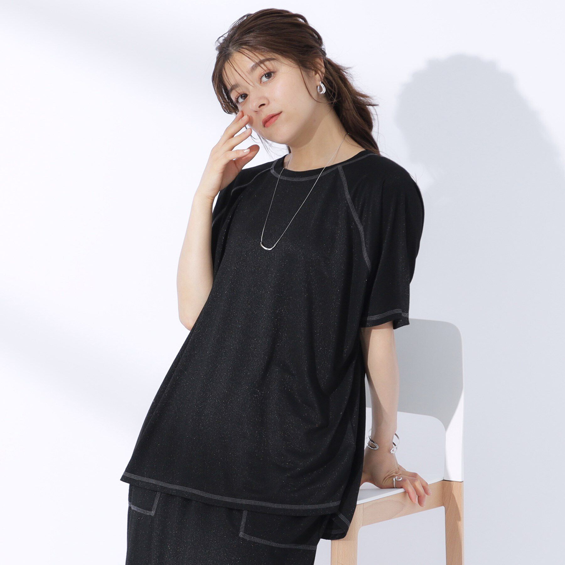 SHOO･LA･RUE「【セットアップ可】きらっとラメが華やか ステッチゆるトップス」|Tシャツ・カットソー|ブラック(019)
