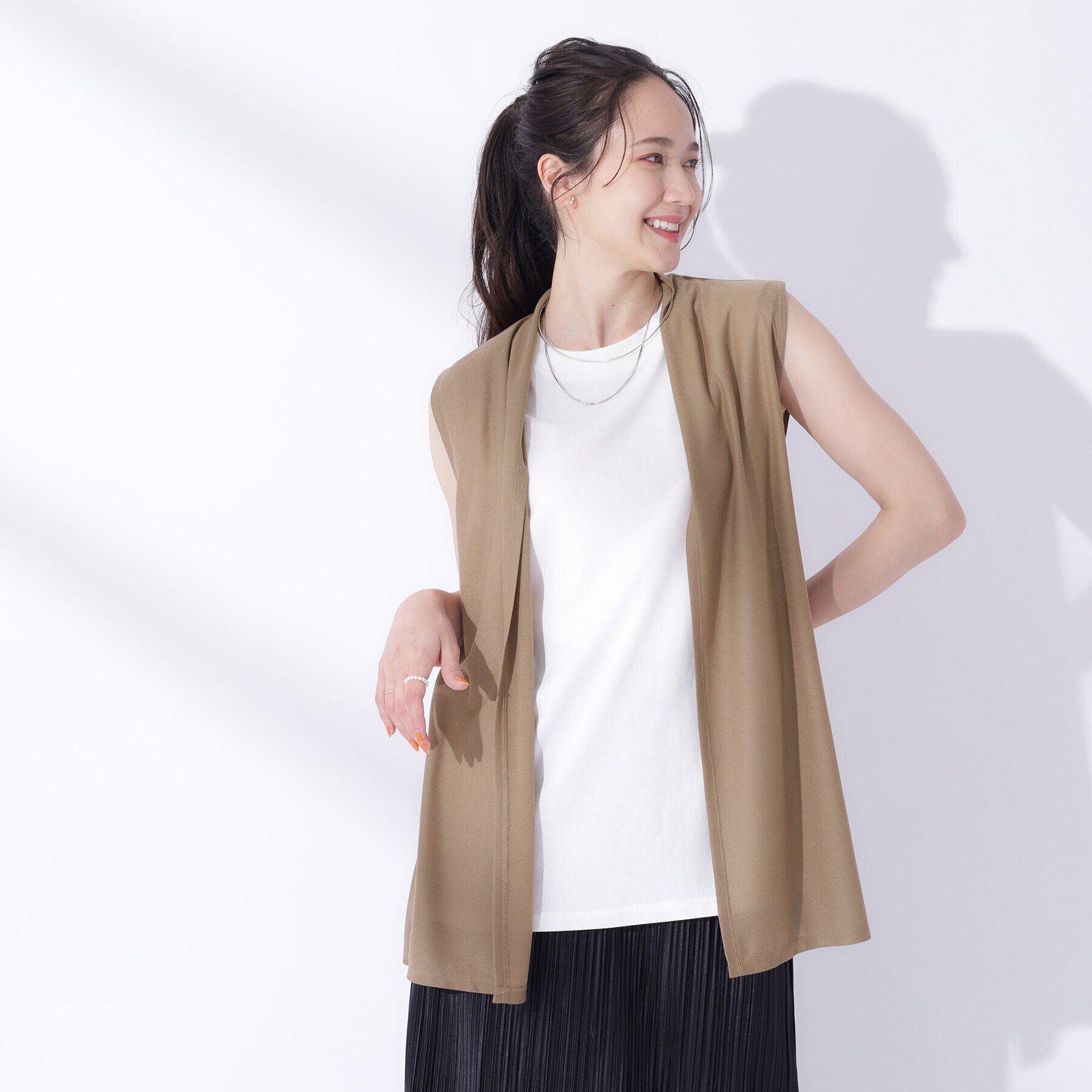 SHOO･LA･RUE「【体型カバー/良いとこどり2点セット】大人の味方 サマージレ＋ロゴプリントTシャツ」|Tシャツ・カットソー|