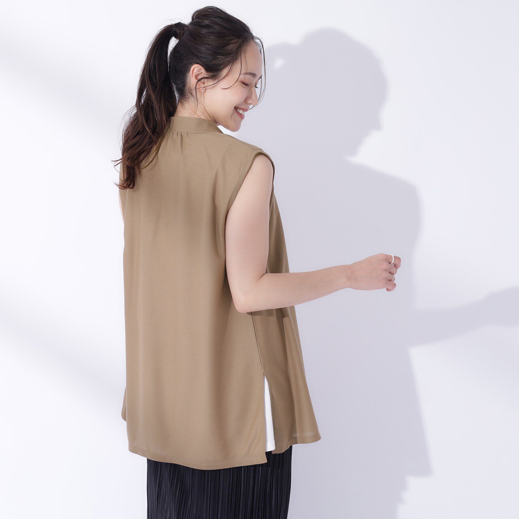 SHOO･LA･RUE「【体型カバー/良いとこどり2点セット】大人の味方 サマージレ＋ロゴプリントTシャツ」|Tシャツ・カットソー|