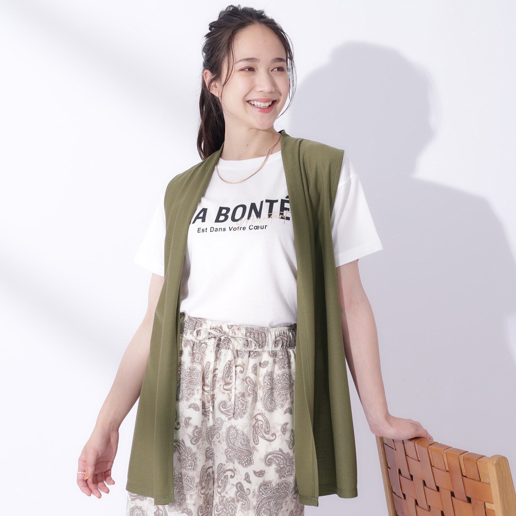 SHOO･LA･RUE「【体型カバー/良いとこどり2点セット】大人の味方 サマージレ＋ロゴプリントTシャツ」|Tシャツ・カットソー|カーキ(027)