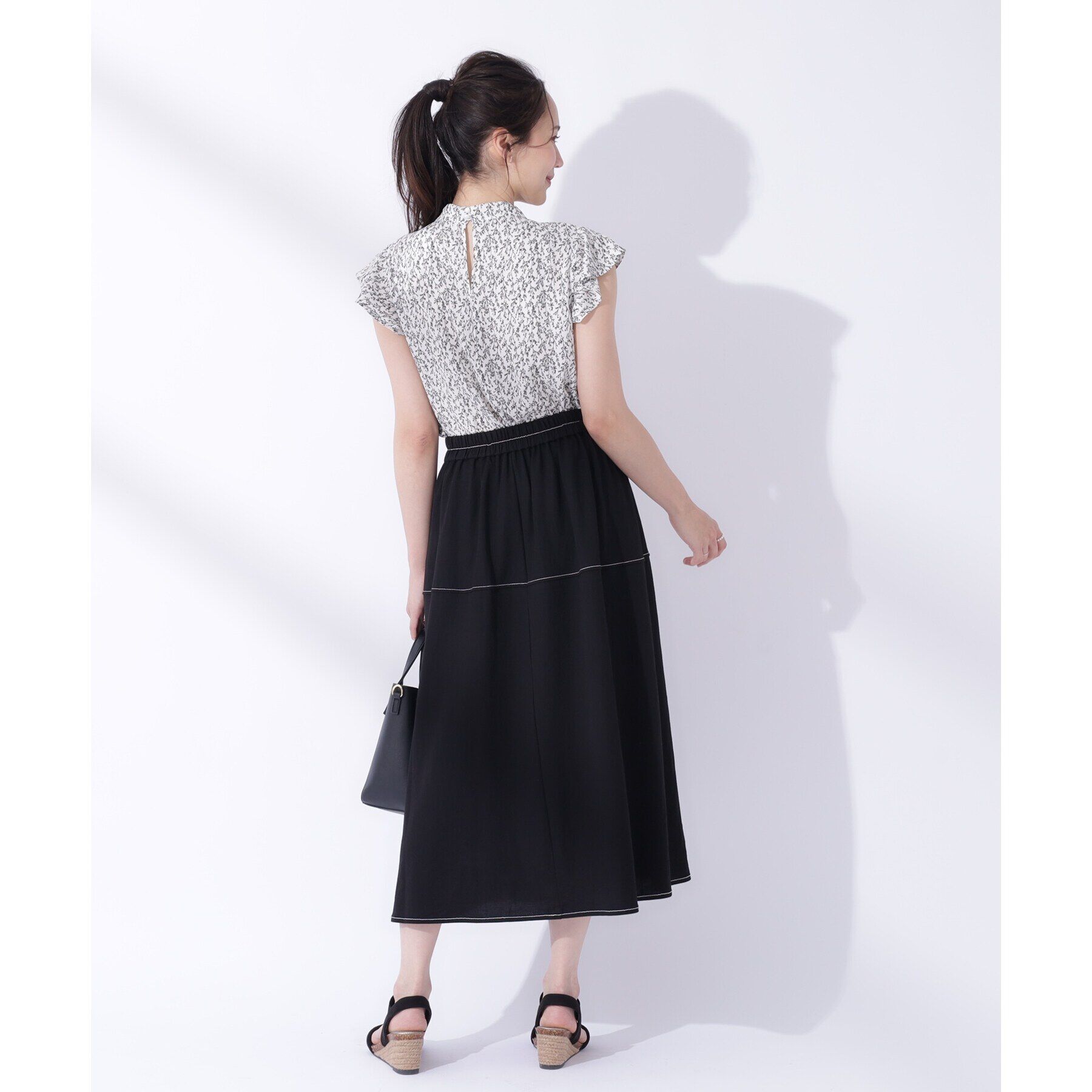 SHOO･LA･RUE「【無理せずキレイ】上品華やか スタンド襟タック フレンチブラウス」|シャツ・ブラウス|