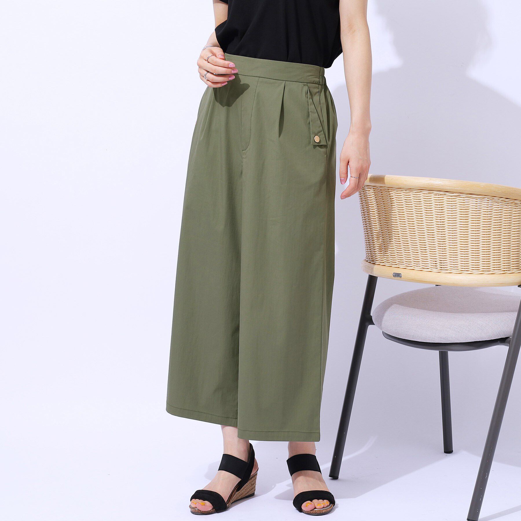 SHOO･LA･RUE「【UV/8分丈】低身長さんにも 金ボタンがアクセント フラップポケットパンツ」|その他|カーキ(029)