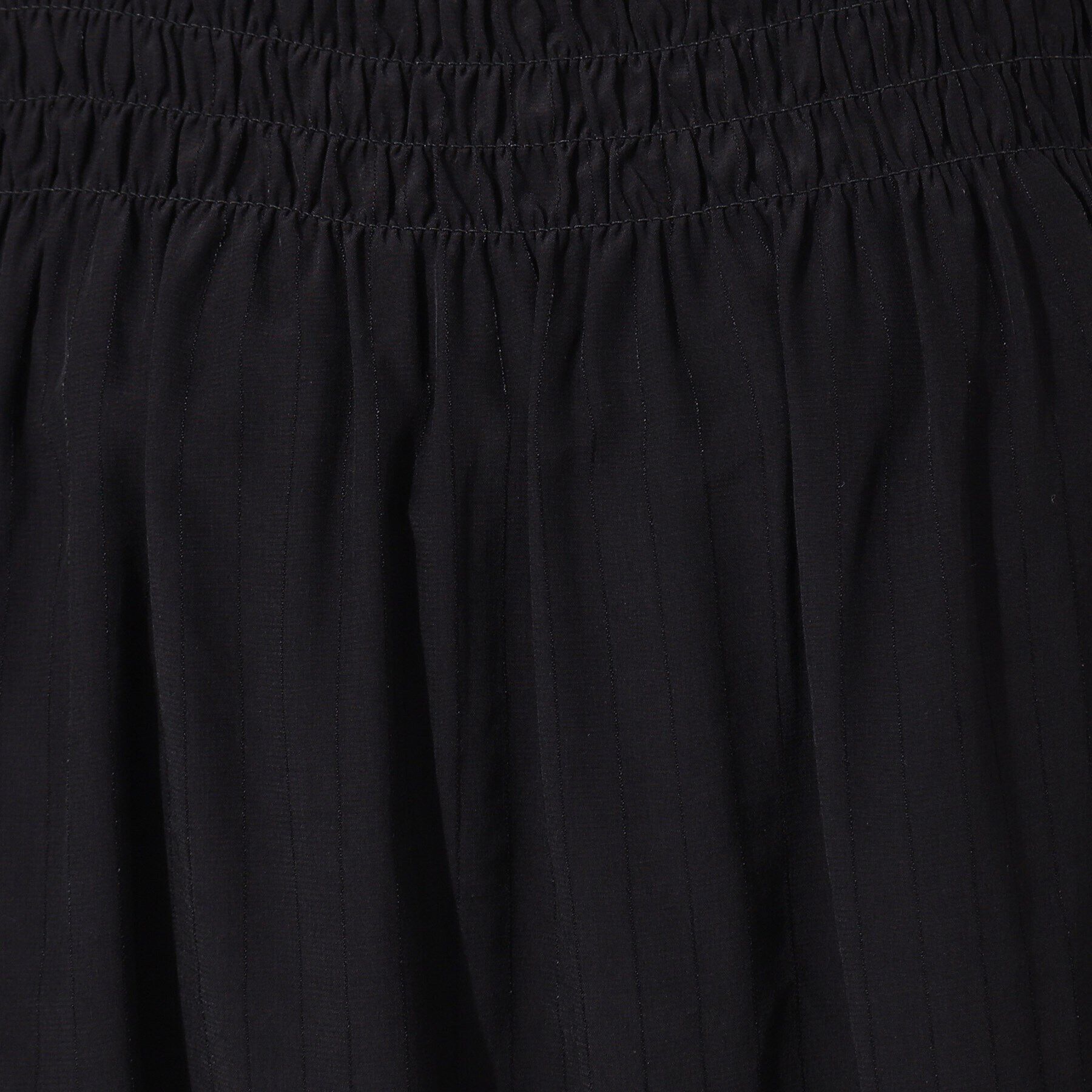 SHOO･LA･RUE「【無理せずキレイ】女性らしさ溢れる プチフリル シャーリングブラウス」|シャツ・ブラウス|