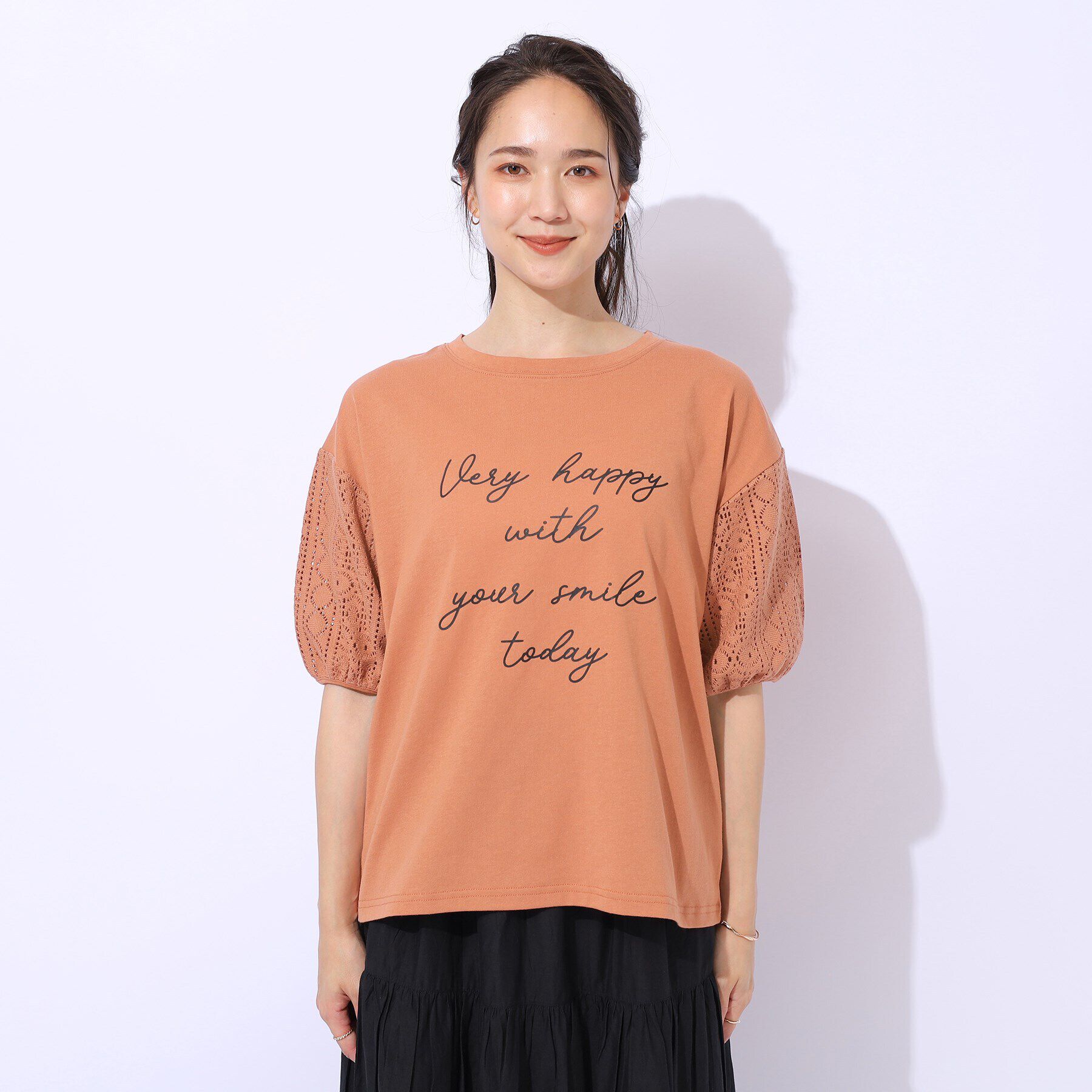 SHOO･LA･RUE「【晩夏まで活躍／5分袖】お袖レース　ロゴプリントトップス」|Tシャツ・カットソー|