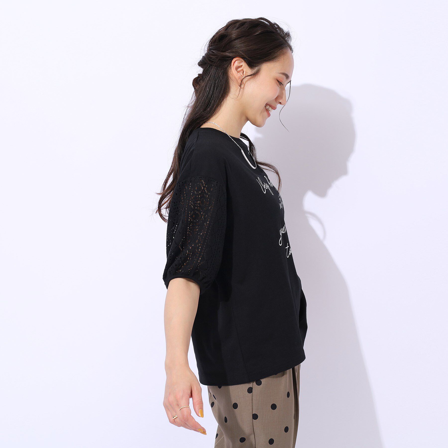SHOO･LA･RUE「【晩夏まで活躍／5分袖】お袖レース　ロゴプリントトップス」|Tシャツ・カットソー|