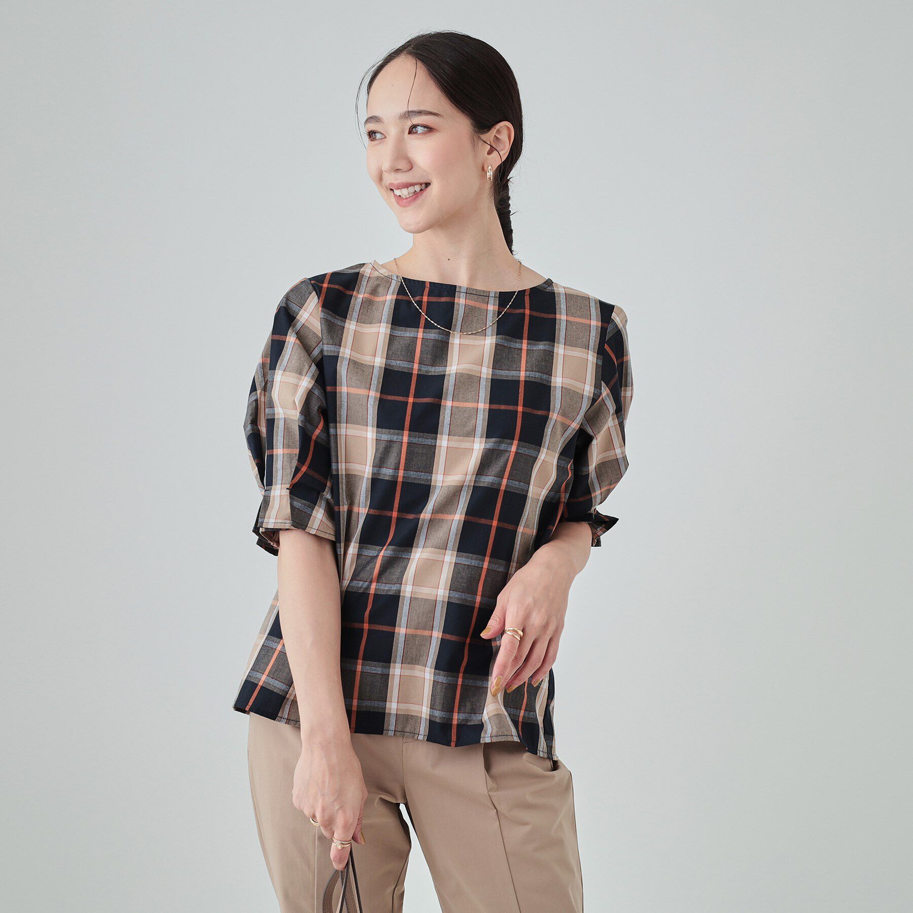 SHOO･LA･RUE「【洗える/イージーケア】腕周りがキレイに見える 5分袖ブラウス」|シャツ・ブラウス|