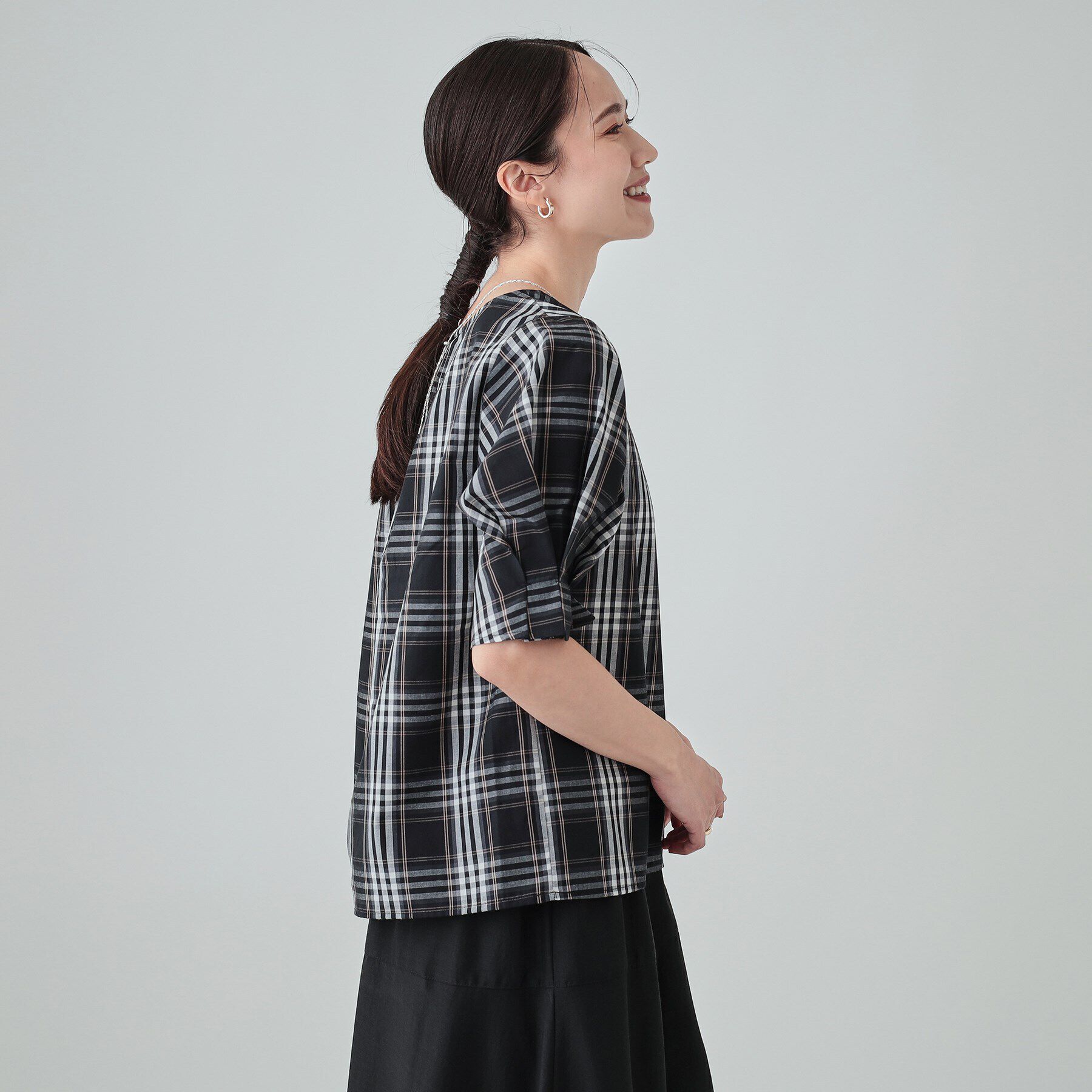 SHOO･LA･RUE「【洗える/イージーケア】腕周りがキレイに見える 5分袖ブラウス」|シャツ・ブラウス|