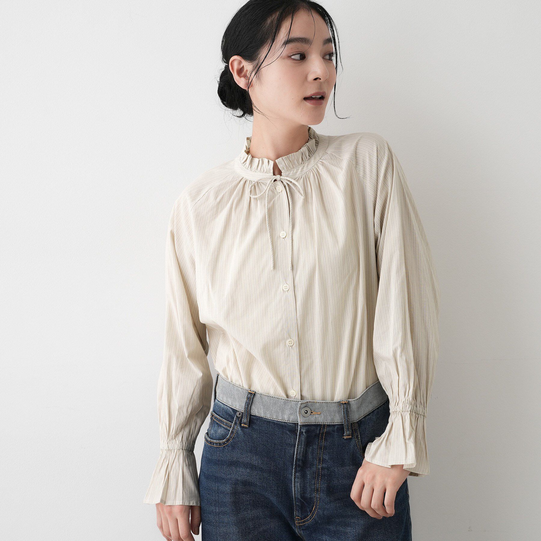 Dessin「【洗える】フリルネックシャツ」|シャツ・ブラウス|グレージュ(350)