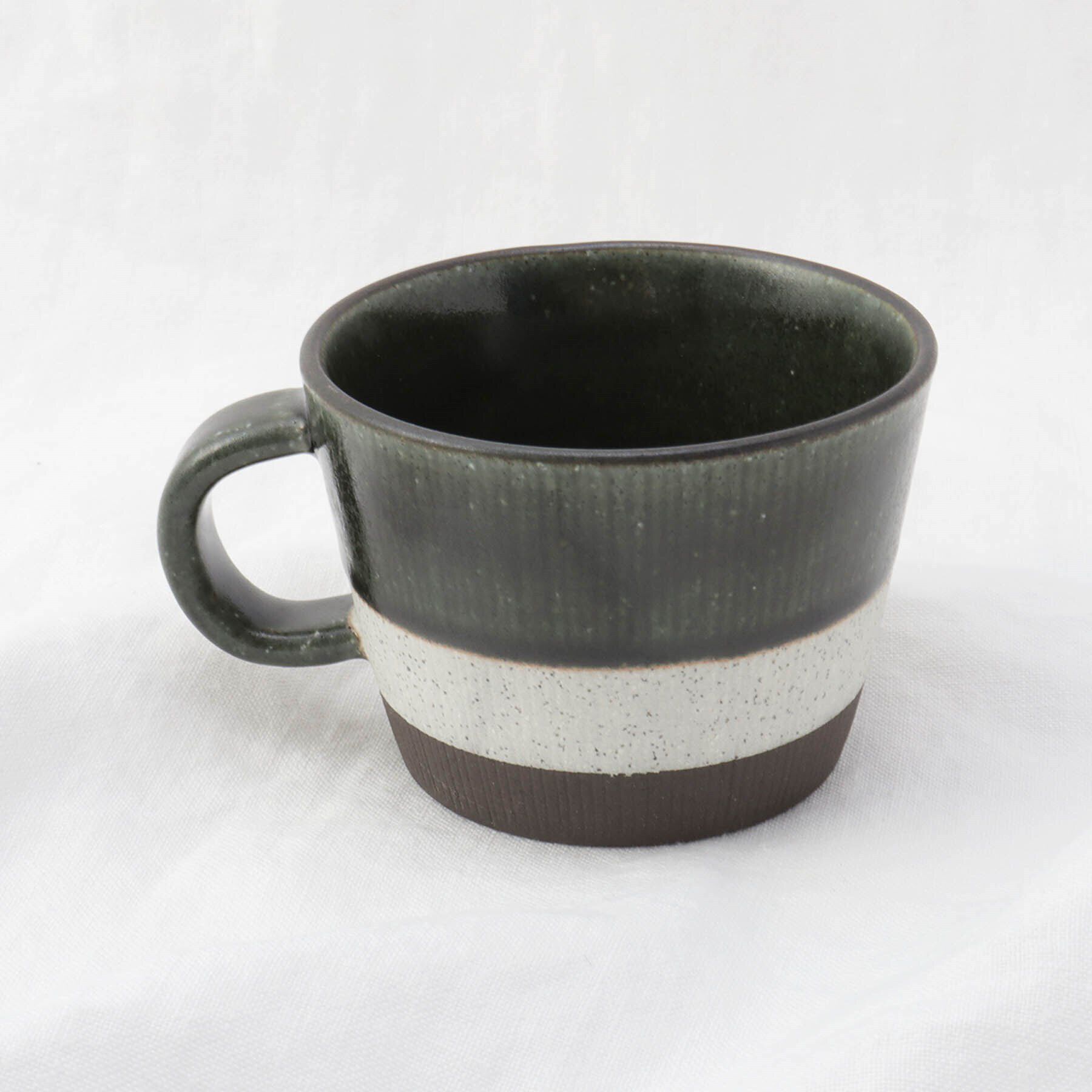 212 KITCHEN STORE「掛け分け マグカップ 黒土 GR」|グラス・マグカップ|