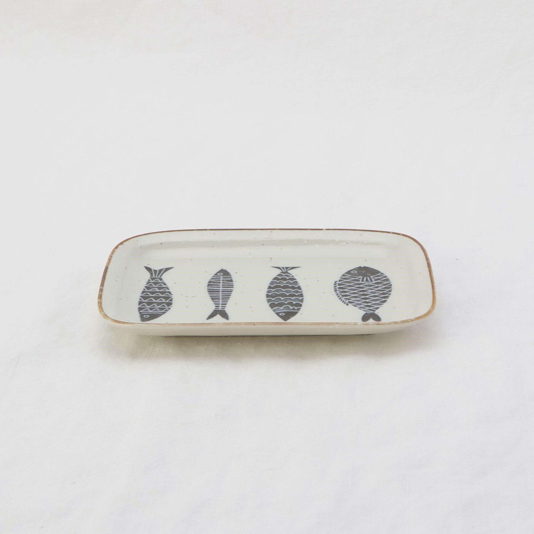 212 KITCHEN STORE「魚器 角小皿 NV」|食器・キッチングッズ|