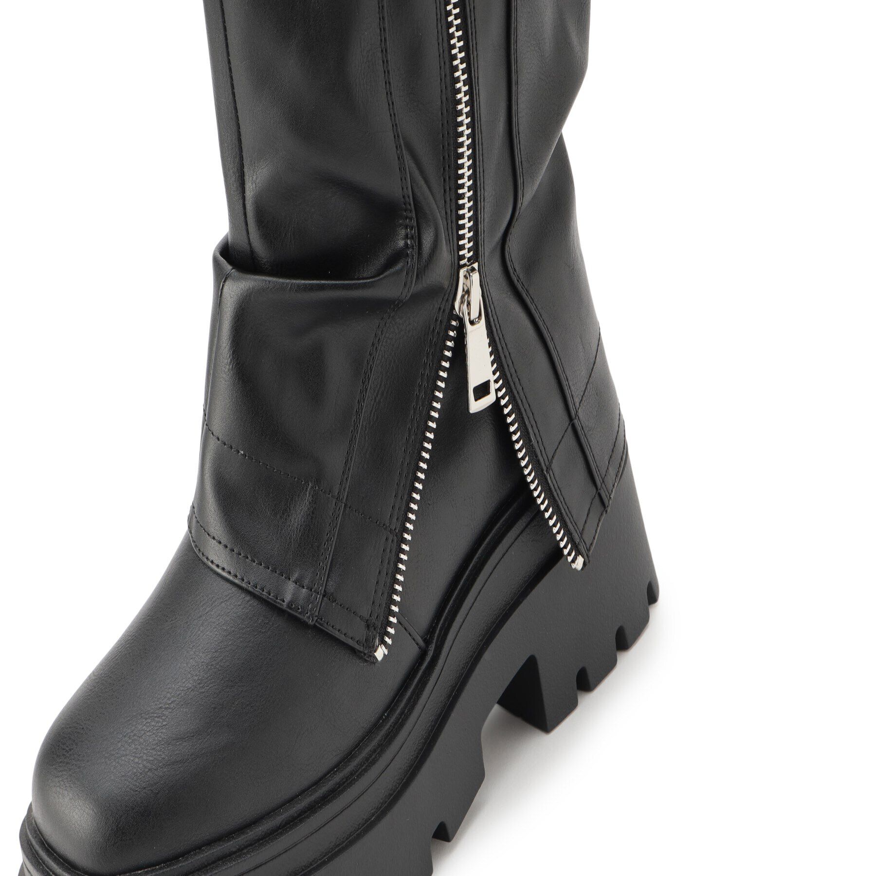 csT&P「きゃしゃ見えベルト付きカバーブーツ」|ショートブーツ|