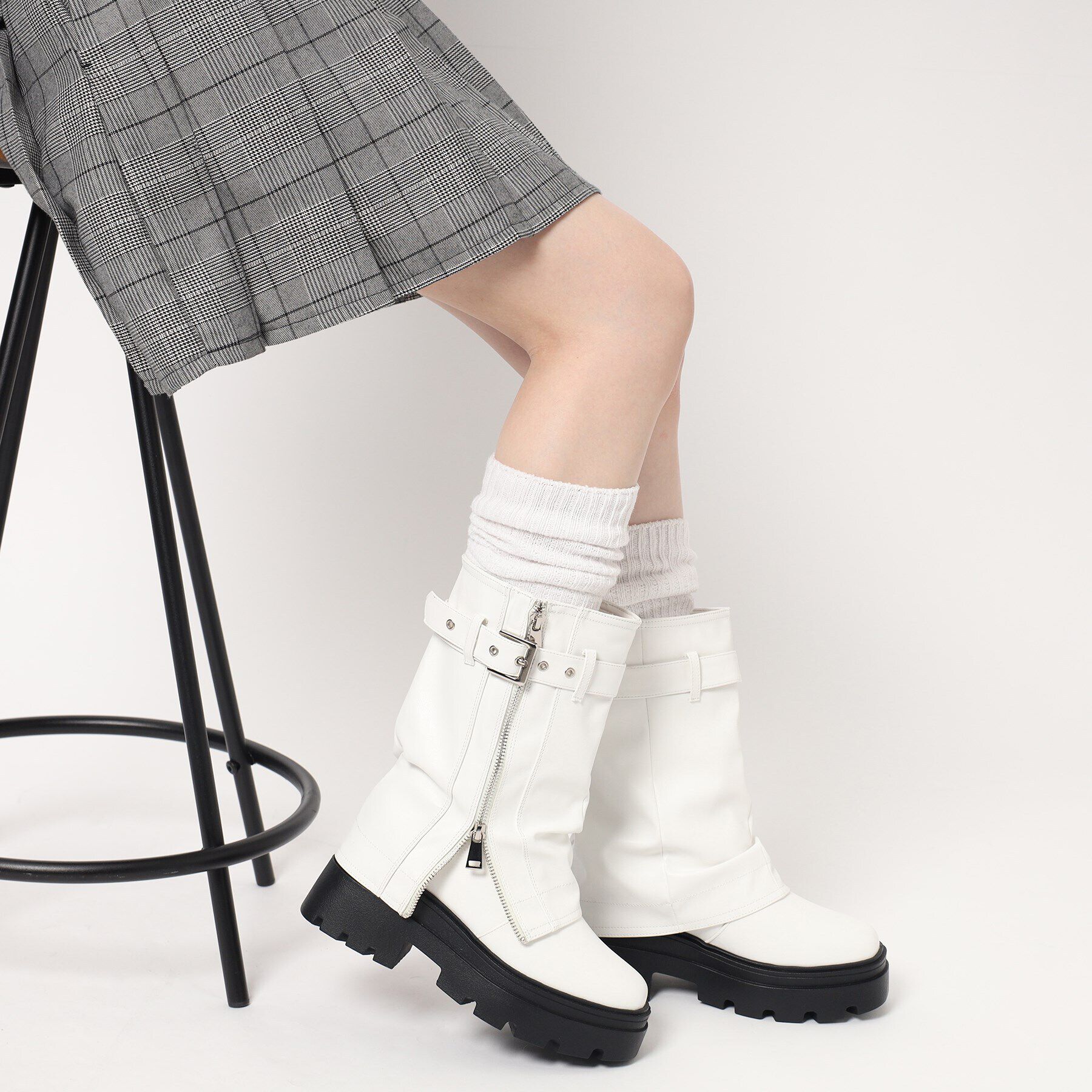 csT&P「きゃしゃ見えベルト付きカバーブーツ」|ショートブーツ|