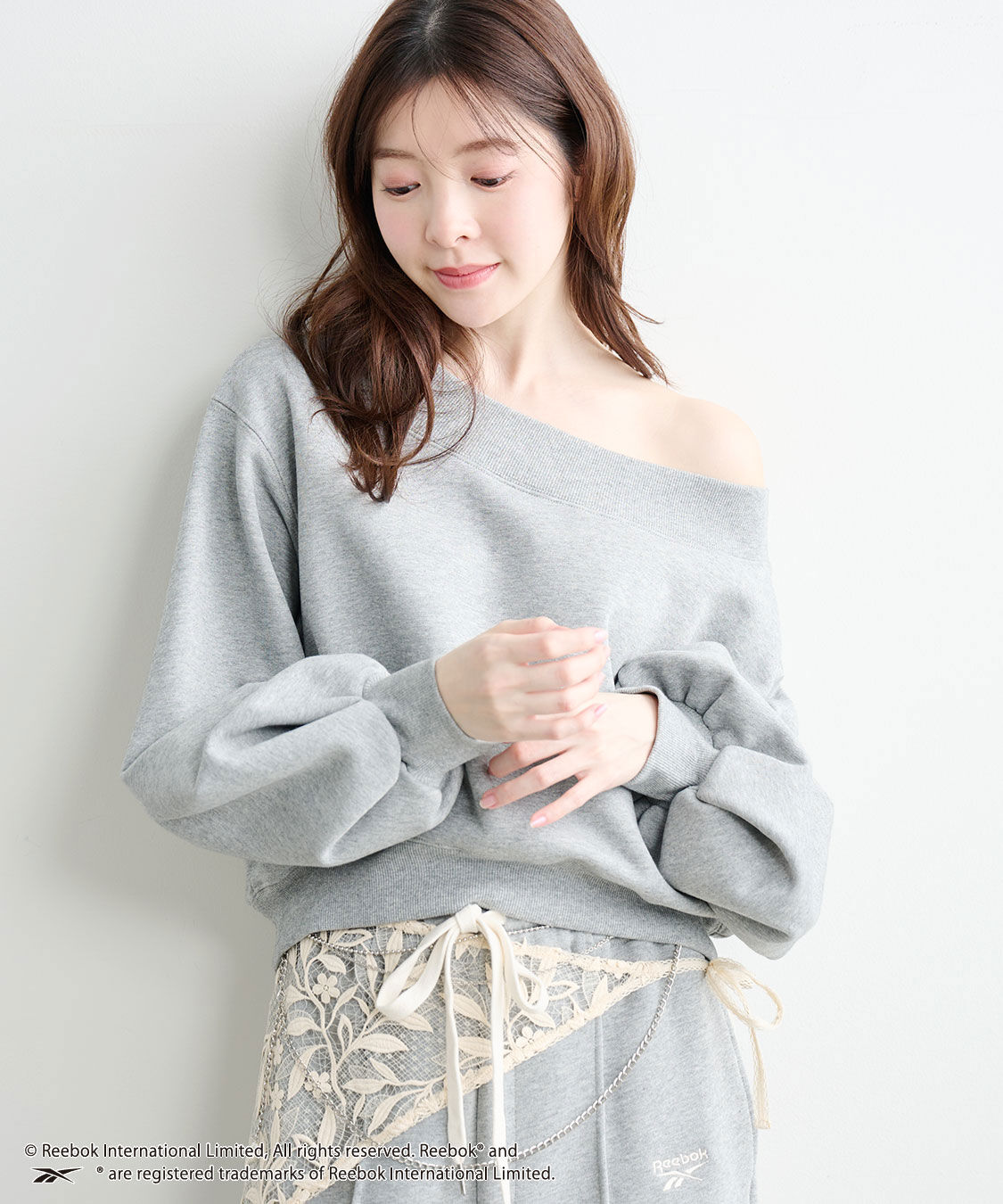 COCO DEAL「《COCO DEAL/Reebok》ボリュームスリーブオフショルスウェット」|スウェット・ジャージ|