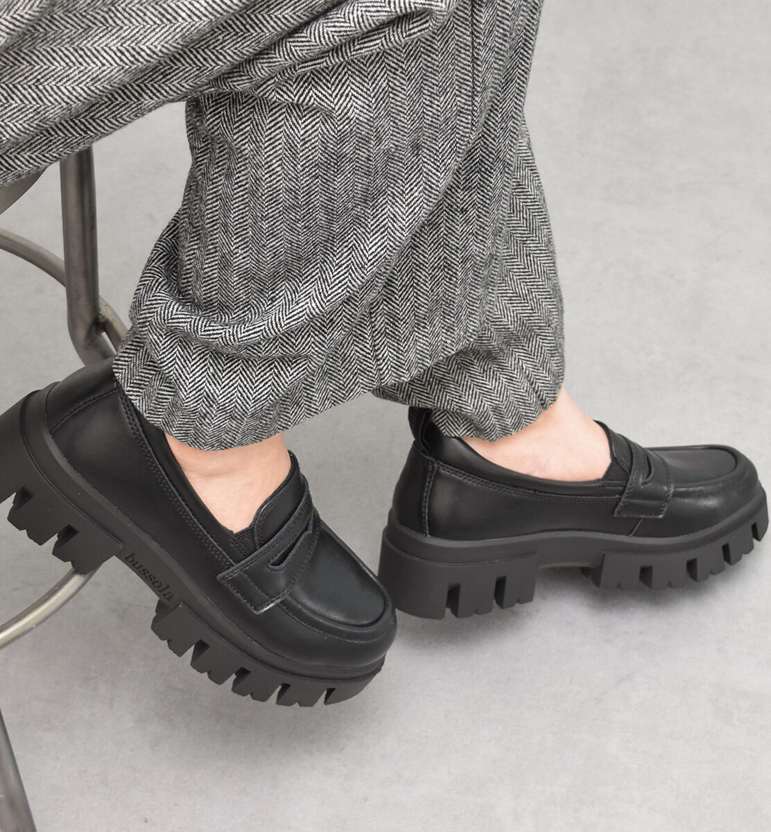 IMPORT SELECT「【bussola】撥水厚底デザインソールローファー」|ローファー|BL